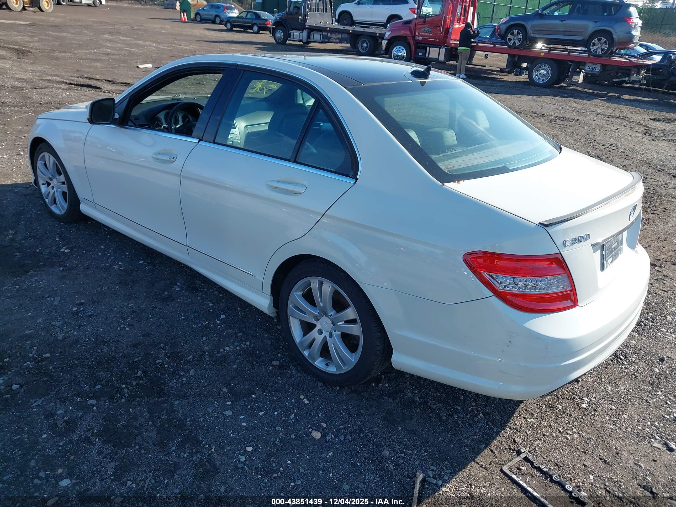 MERCEDES-BENZ C image 3