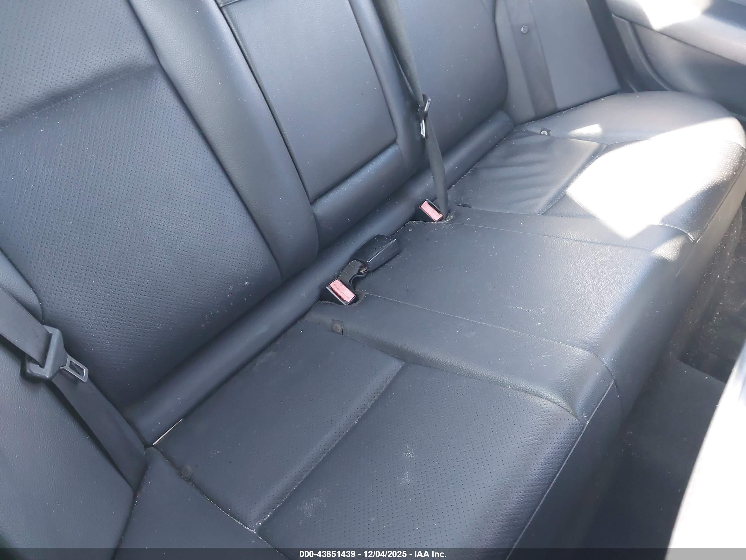 MERCEDES-BENZ C image 8