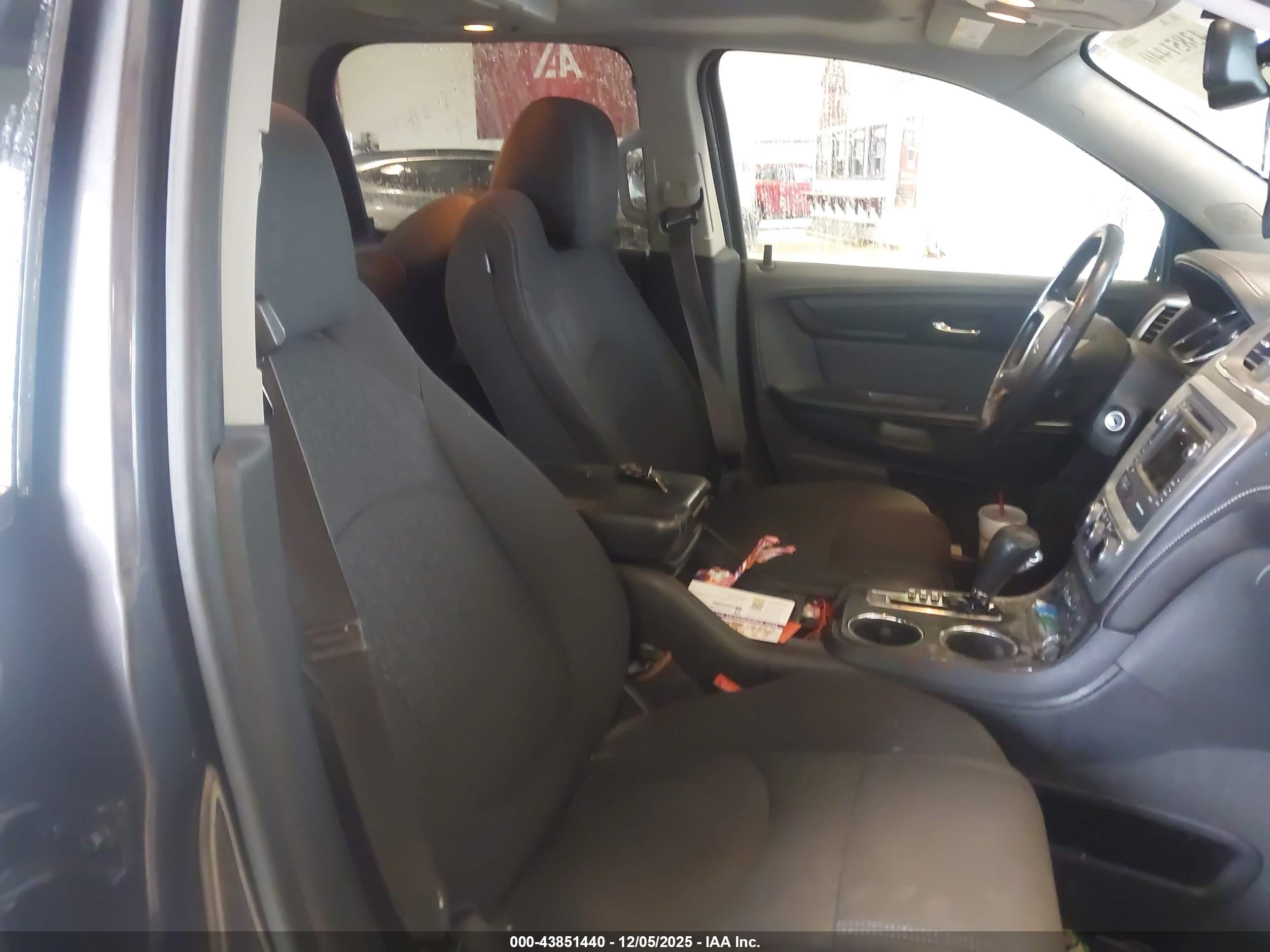 GMC ACADIA image 5