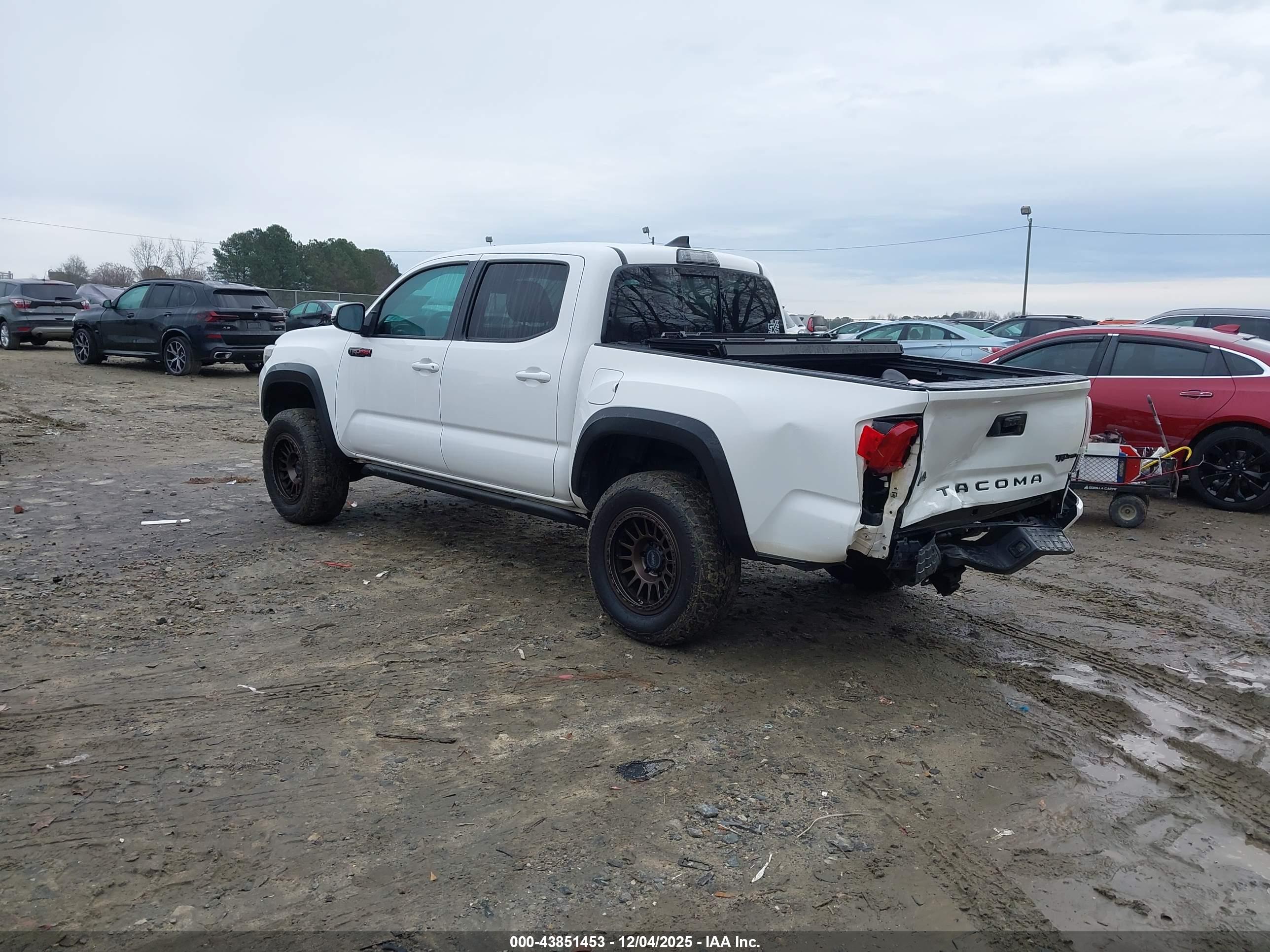 TOYOTA TACOMA image 3
