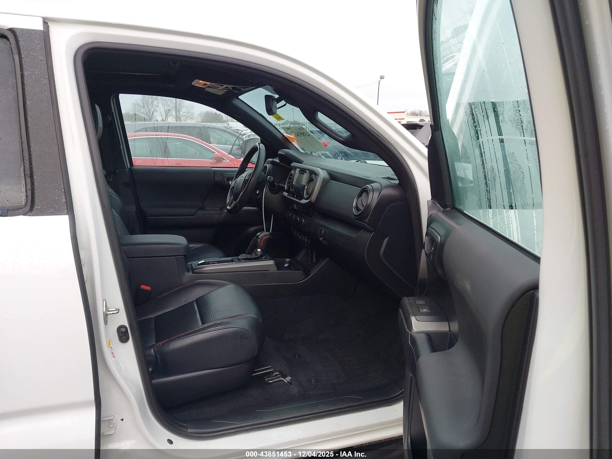 TOYOTA TACOMA image 5