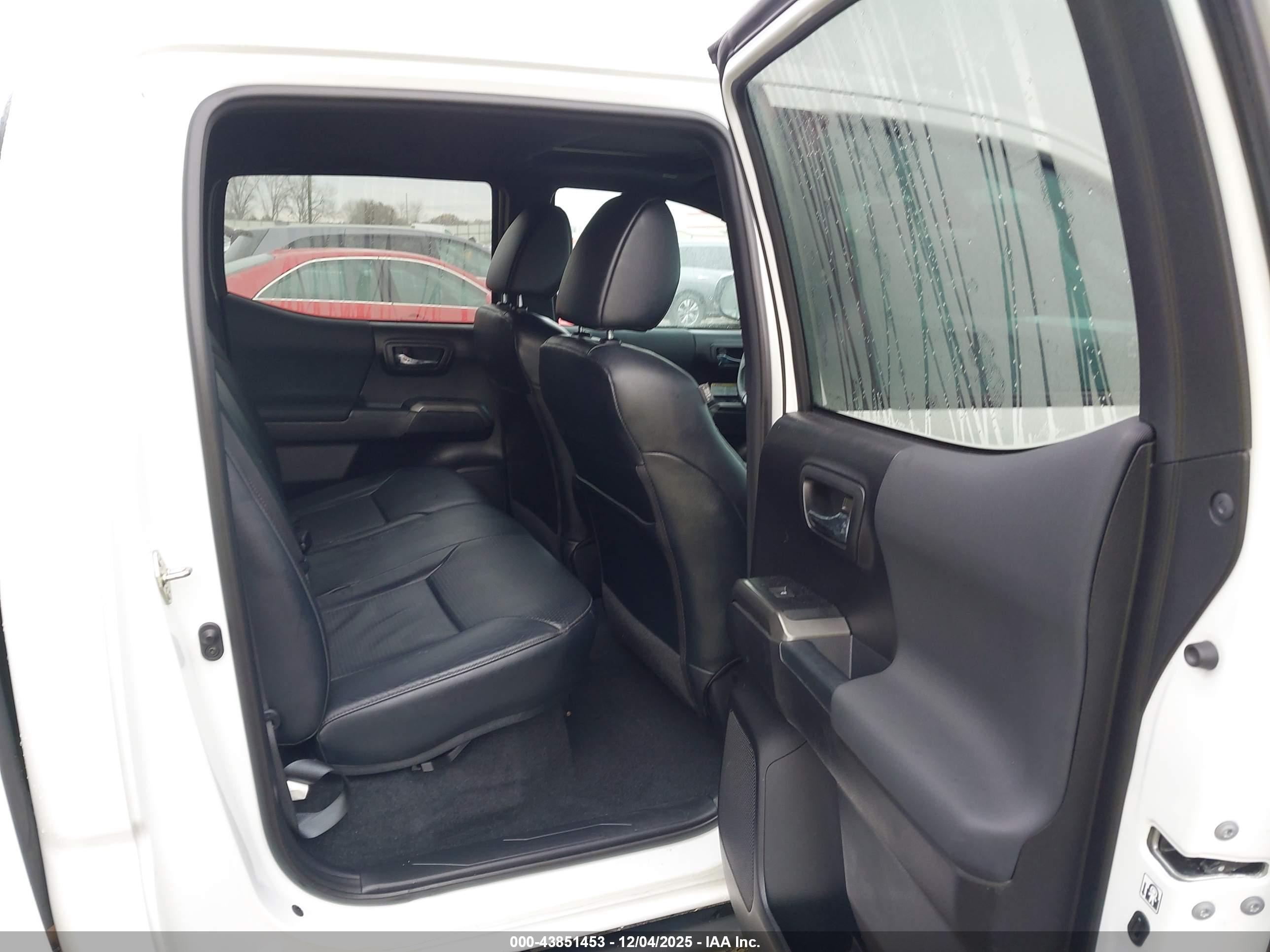 TOYOTA TACOMA image 8
