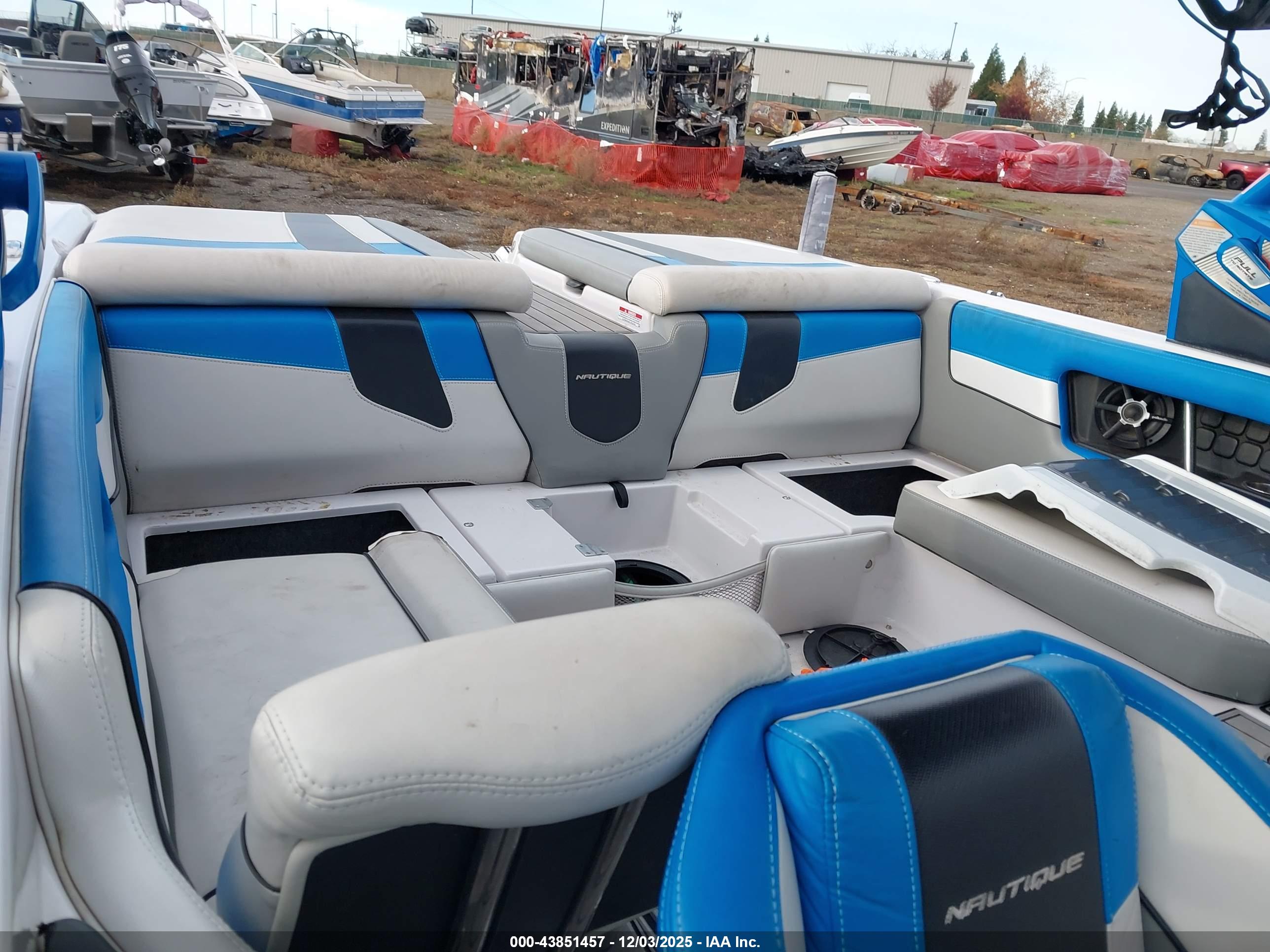 NAUTIQUE SUPER image 8