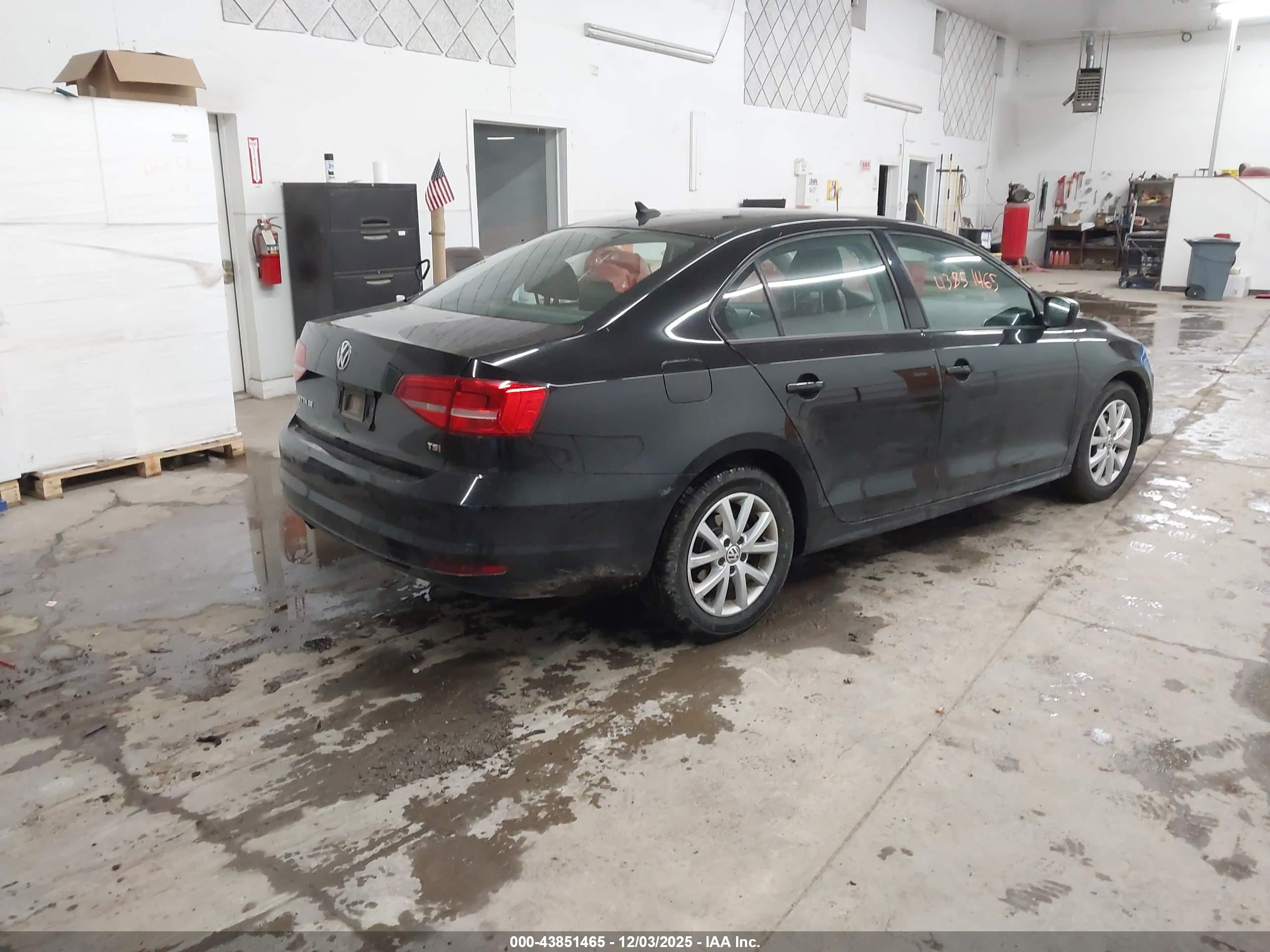VOLKSWAGEN JETTA image 4
