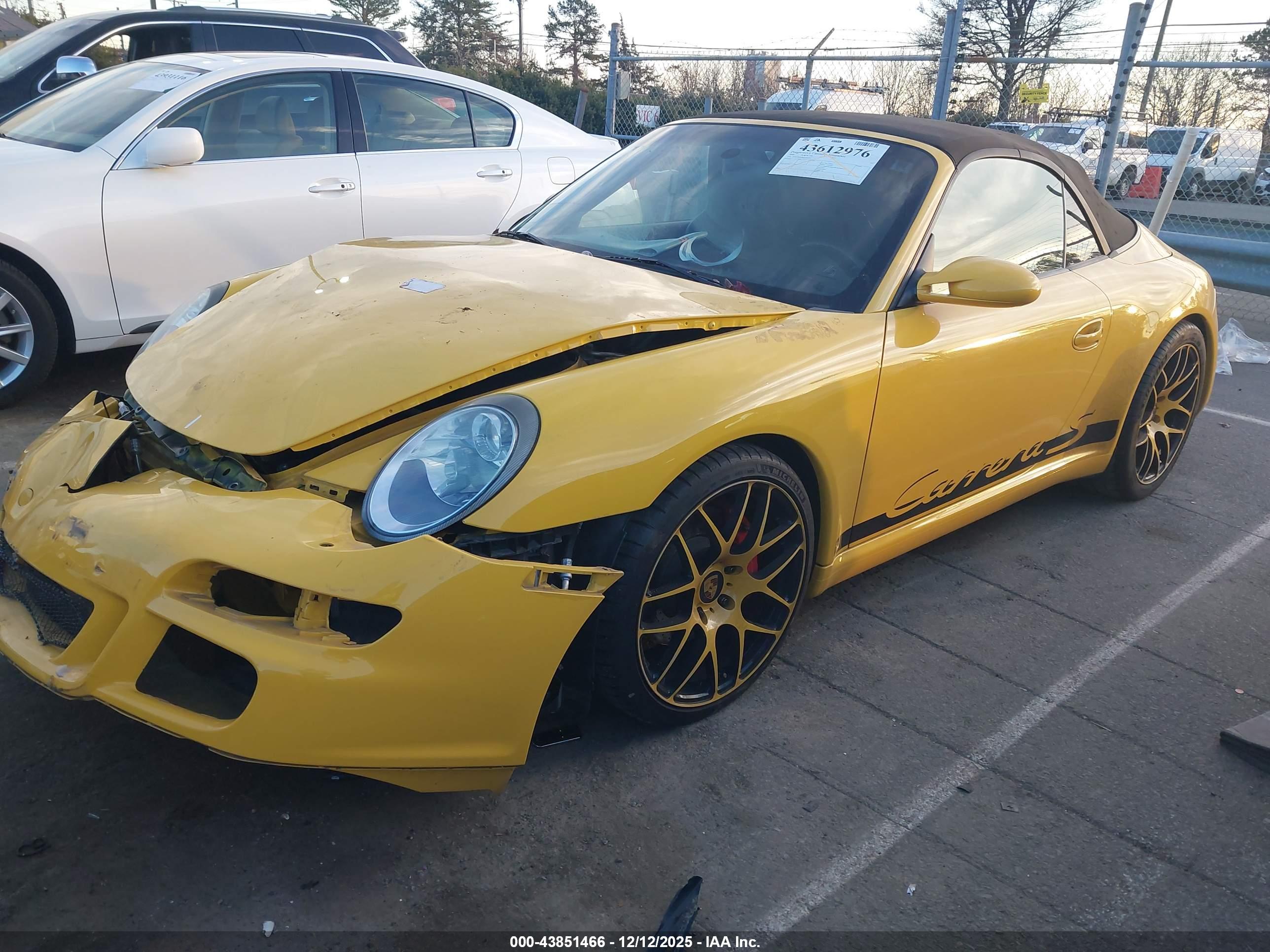 PORSCHE 911 image 2
