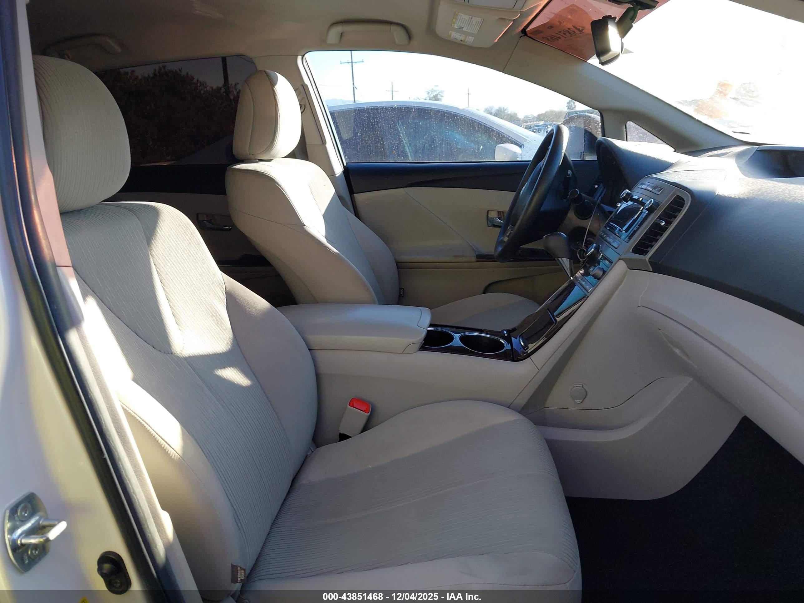 TOYOTA VENZA image 5