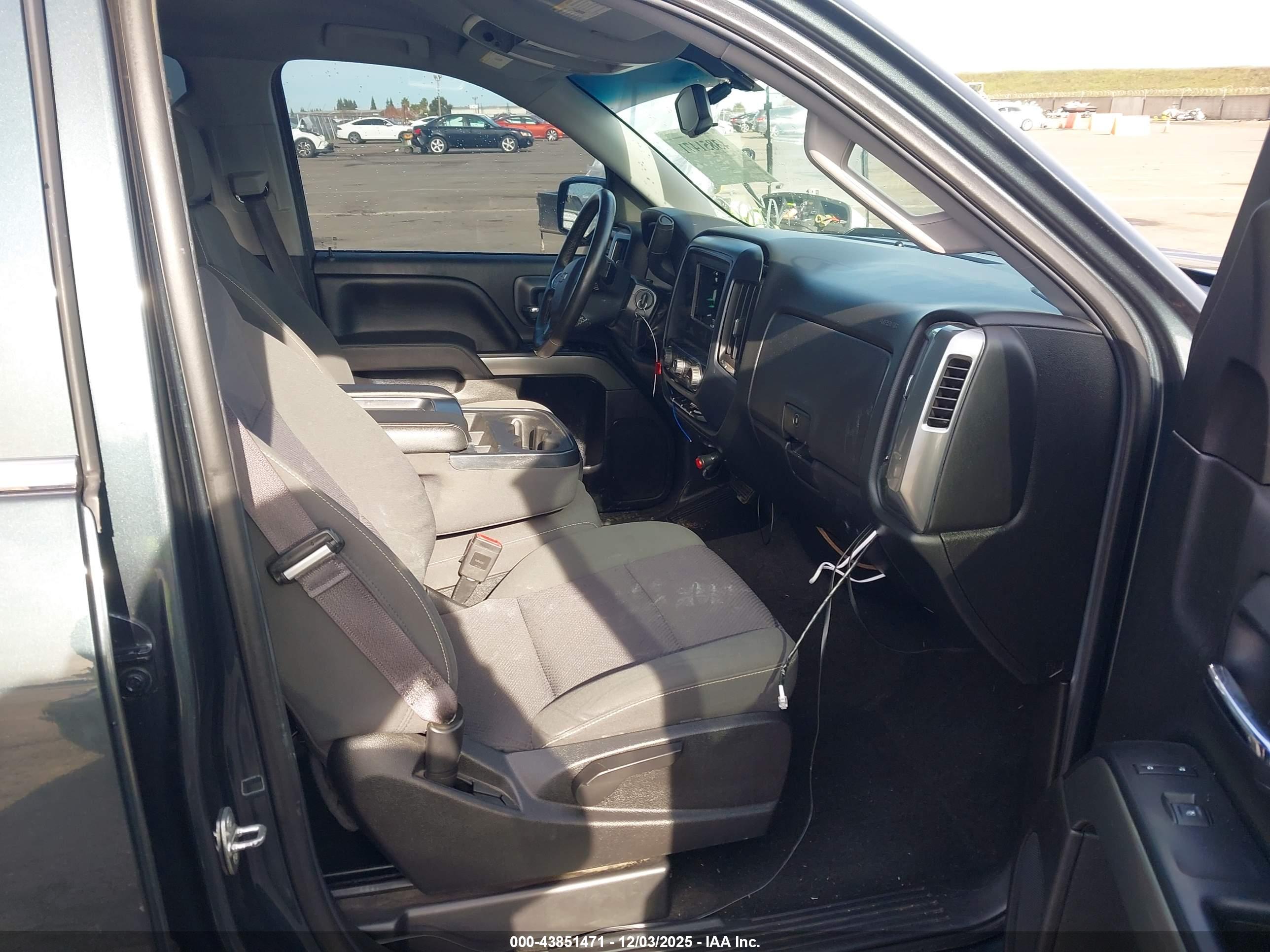 CHEVROLET SILVERADO image 5