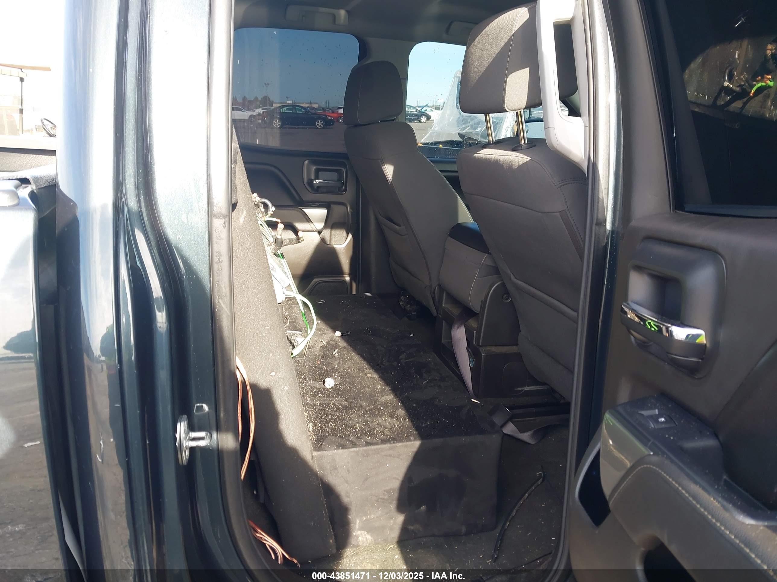 CHEVROLET SILVERADO image 8