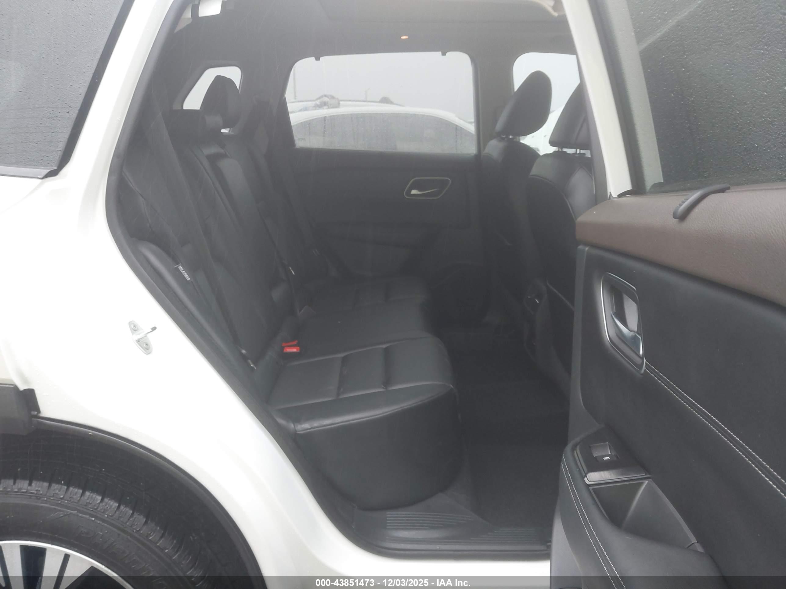 NISSAN ROGUE image 8