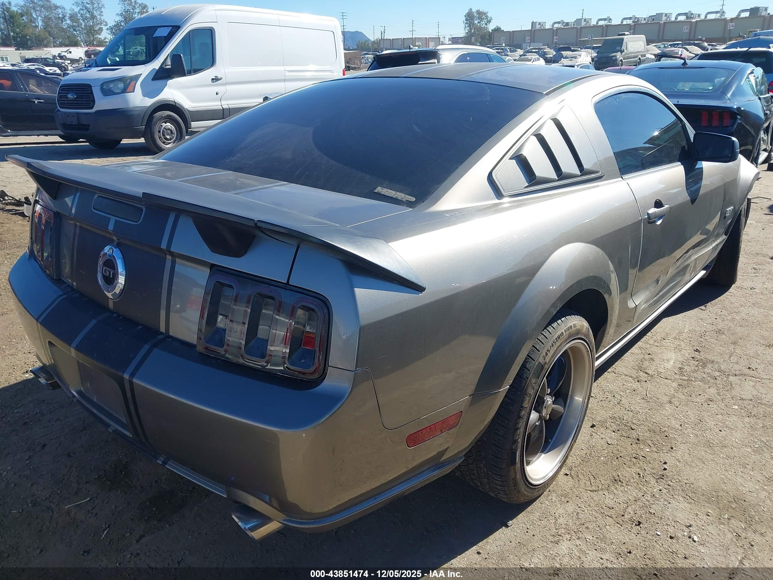 FORD MUSTANG image 4