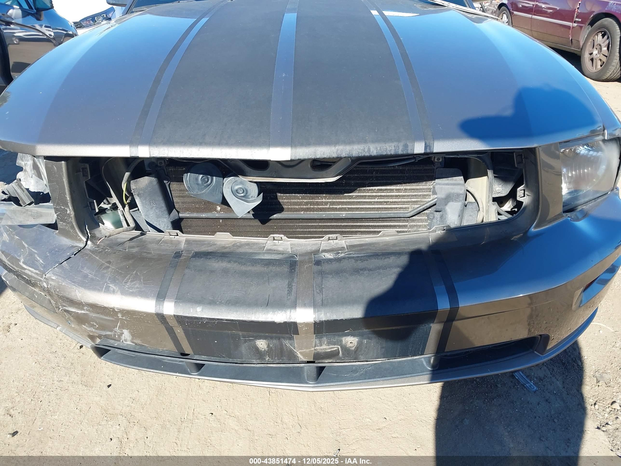 FORD MUSTANG image 6