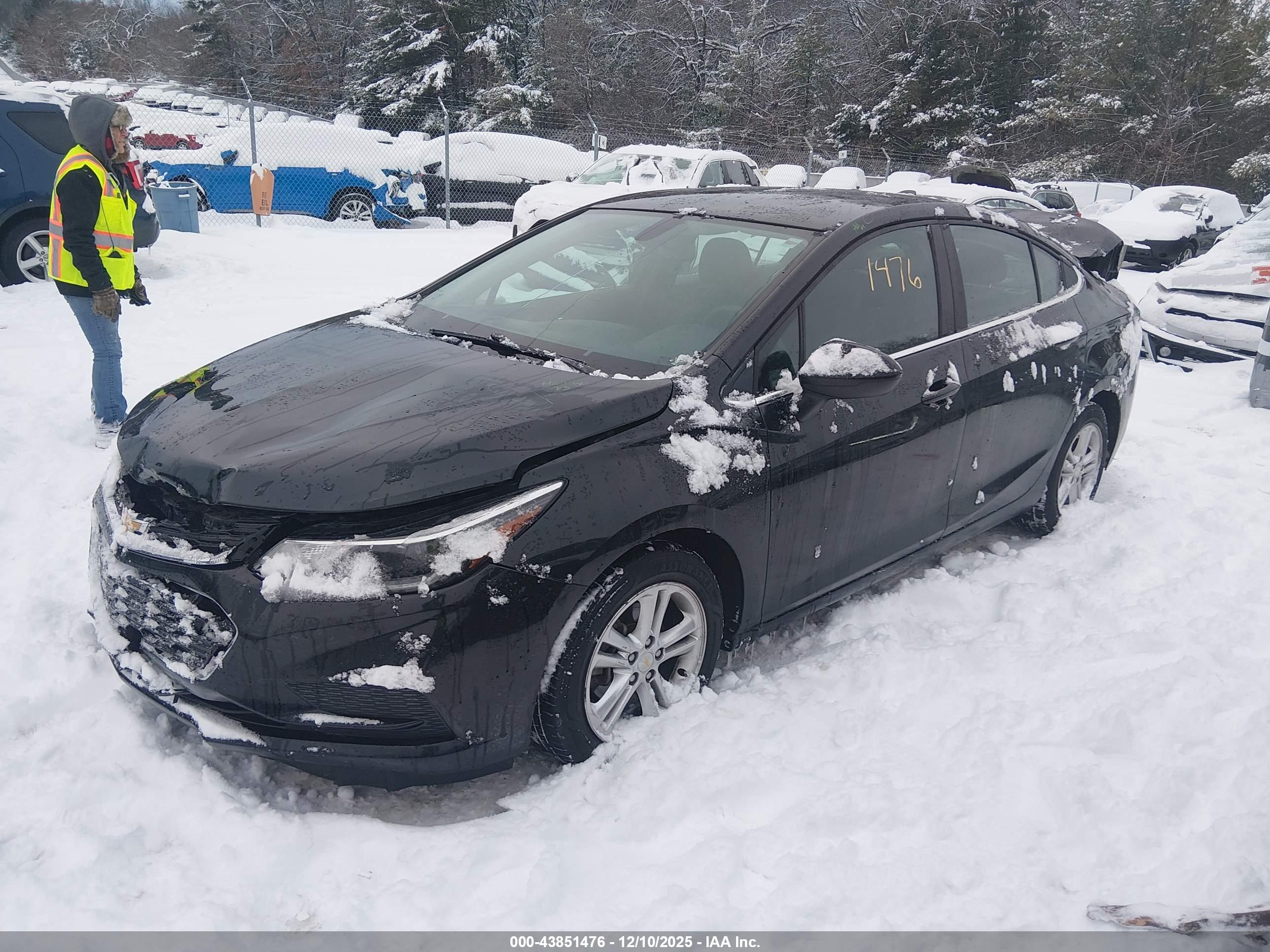 CHEVROLET CRUZE image 2