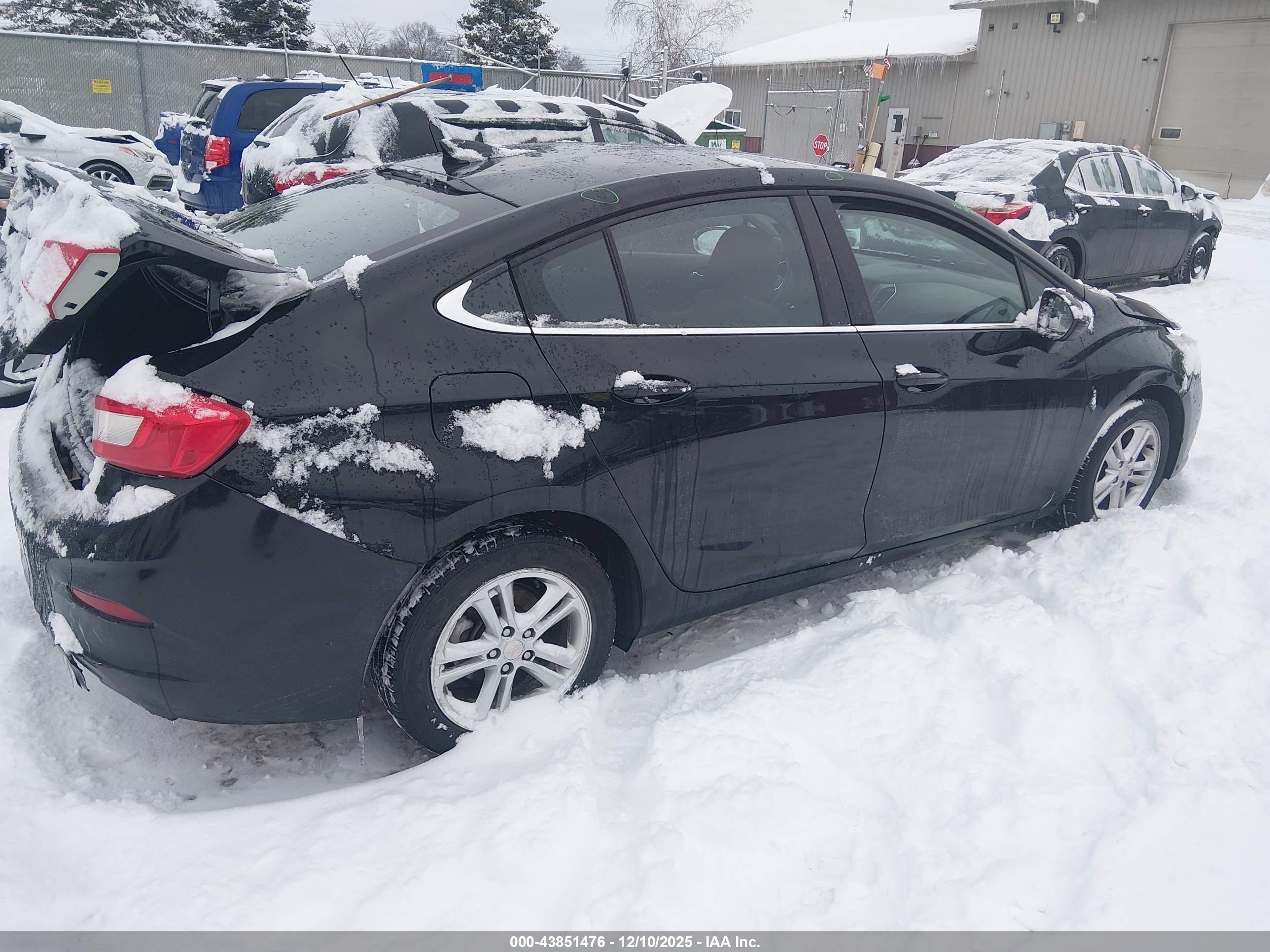 CHEVROLET CRUZE image 4