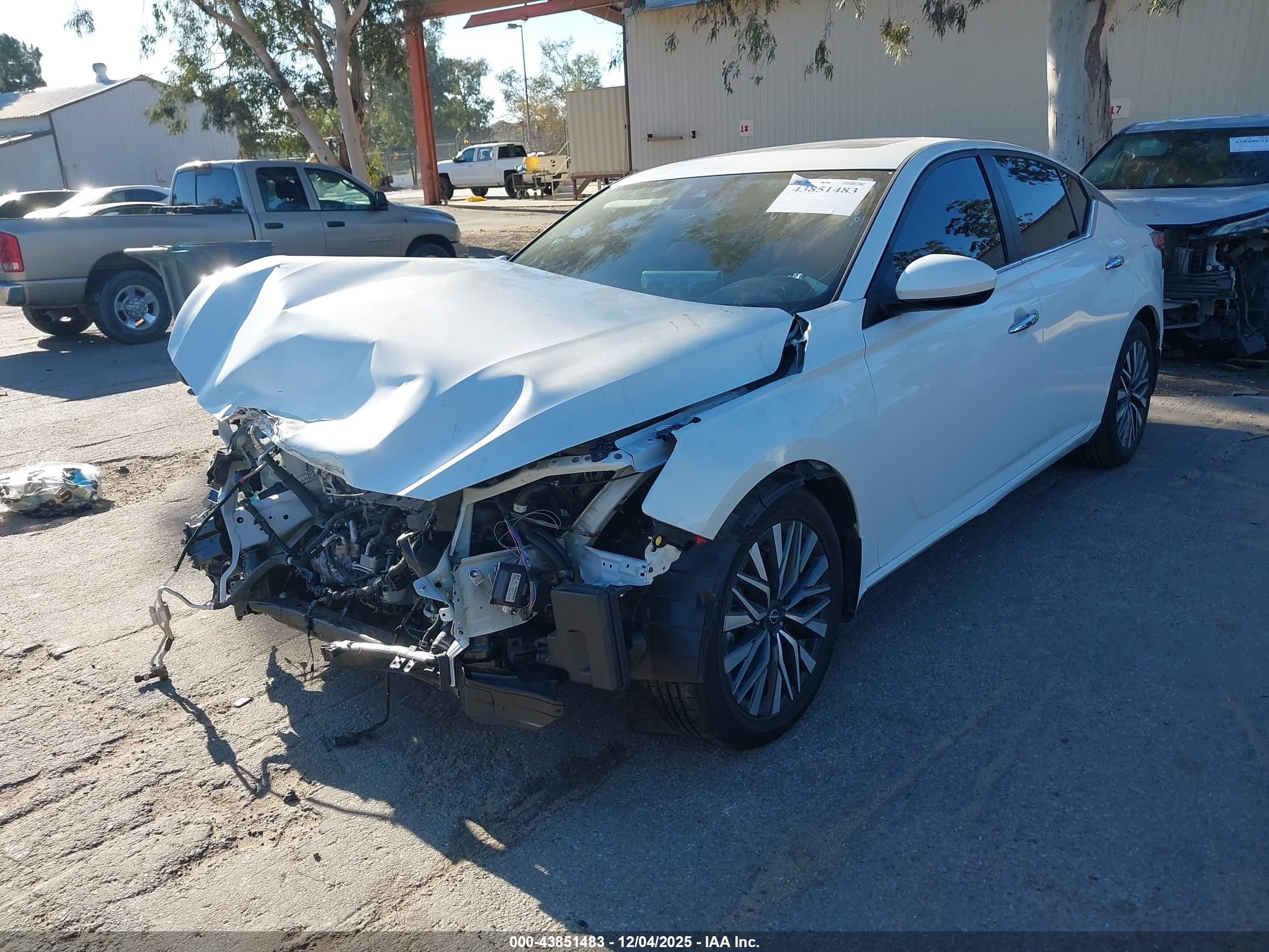 NISSAN ALTIMA image 2