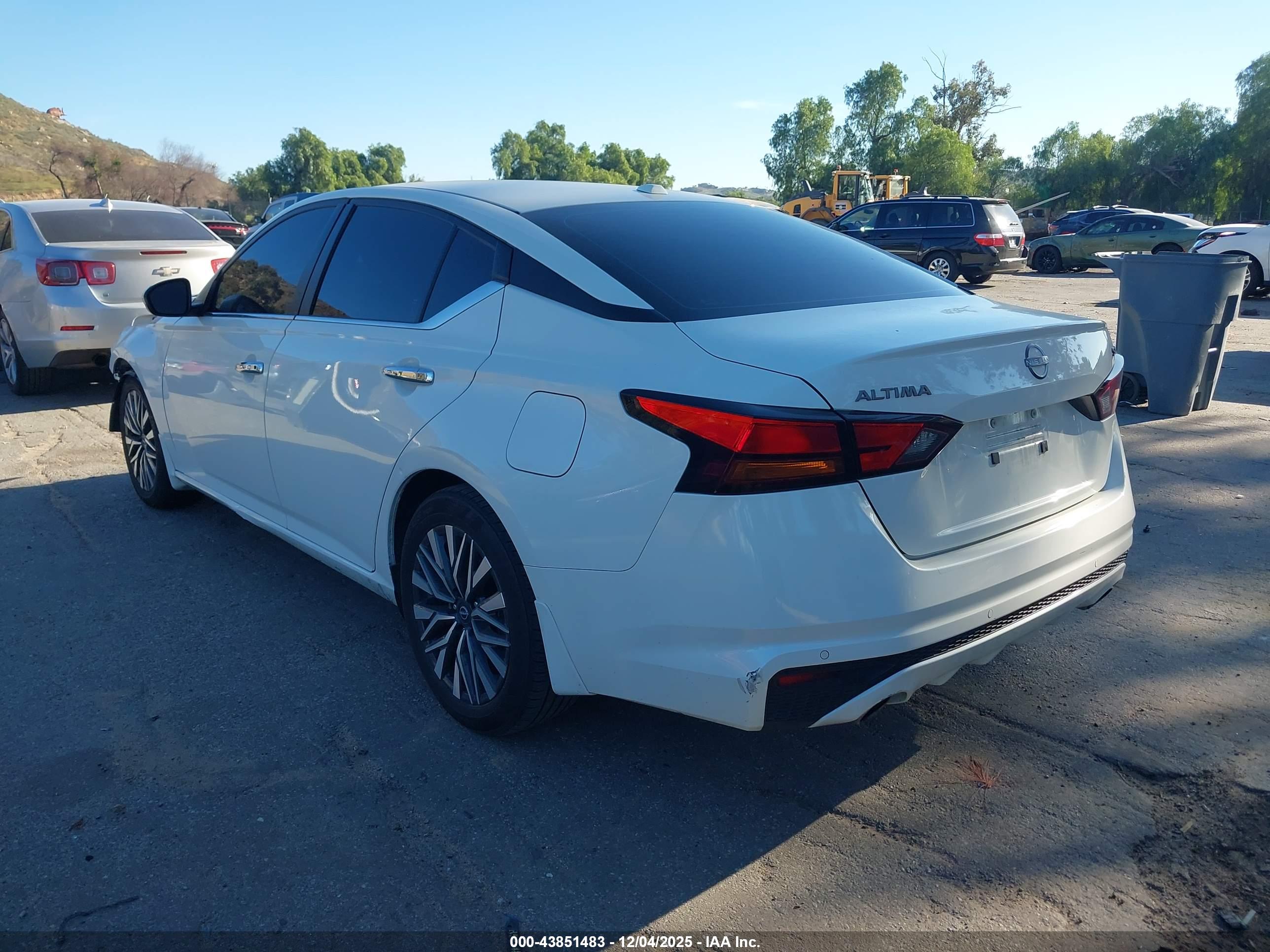 NISSAN ALTIMA image 3
