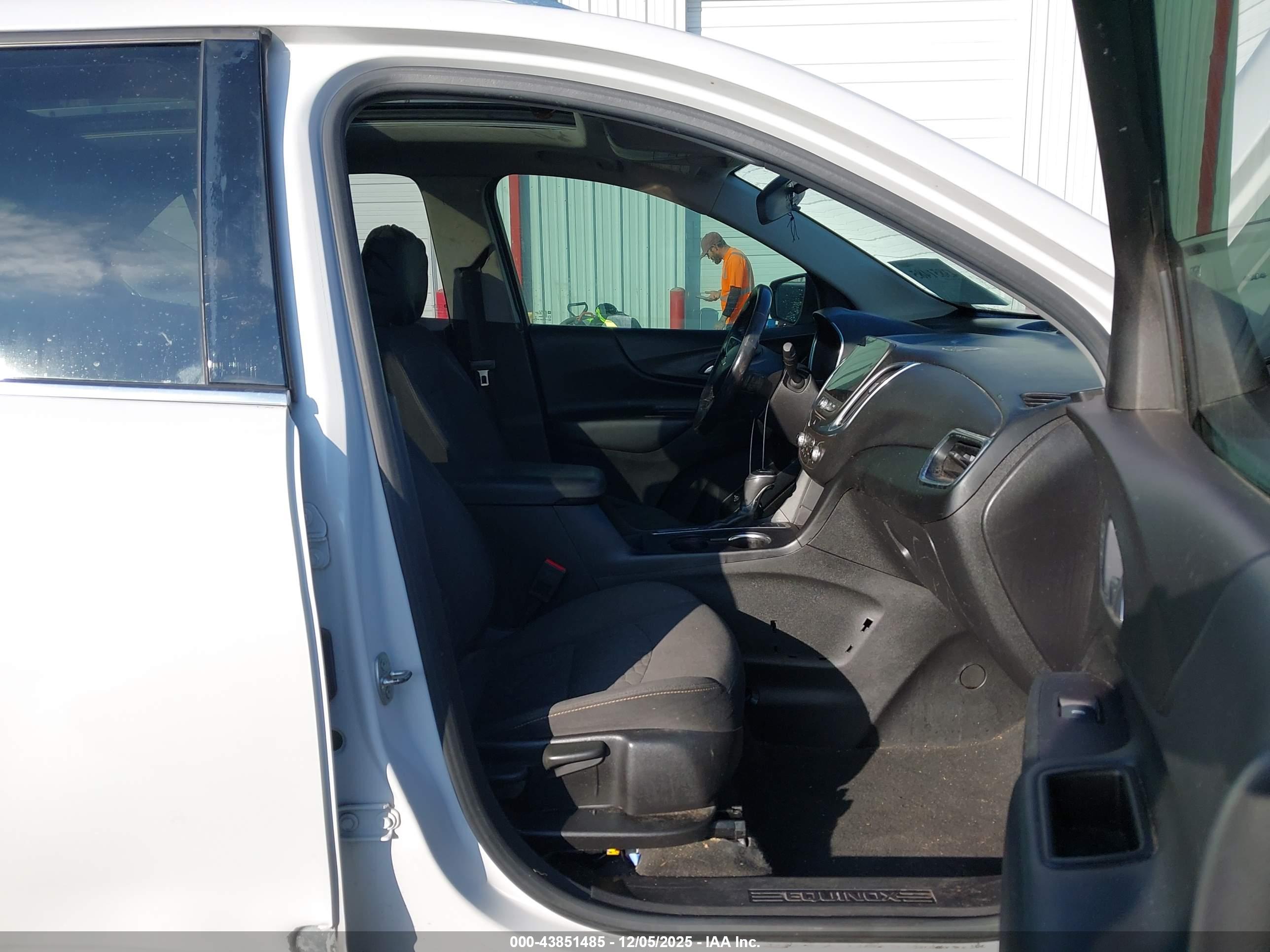 CHEVROLET EQUINOX image 5