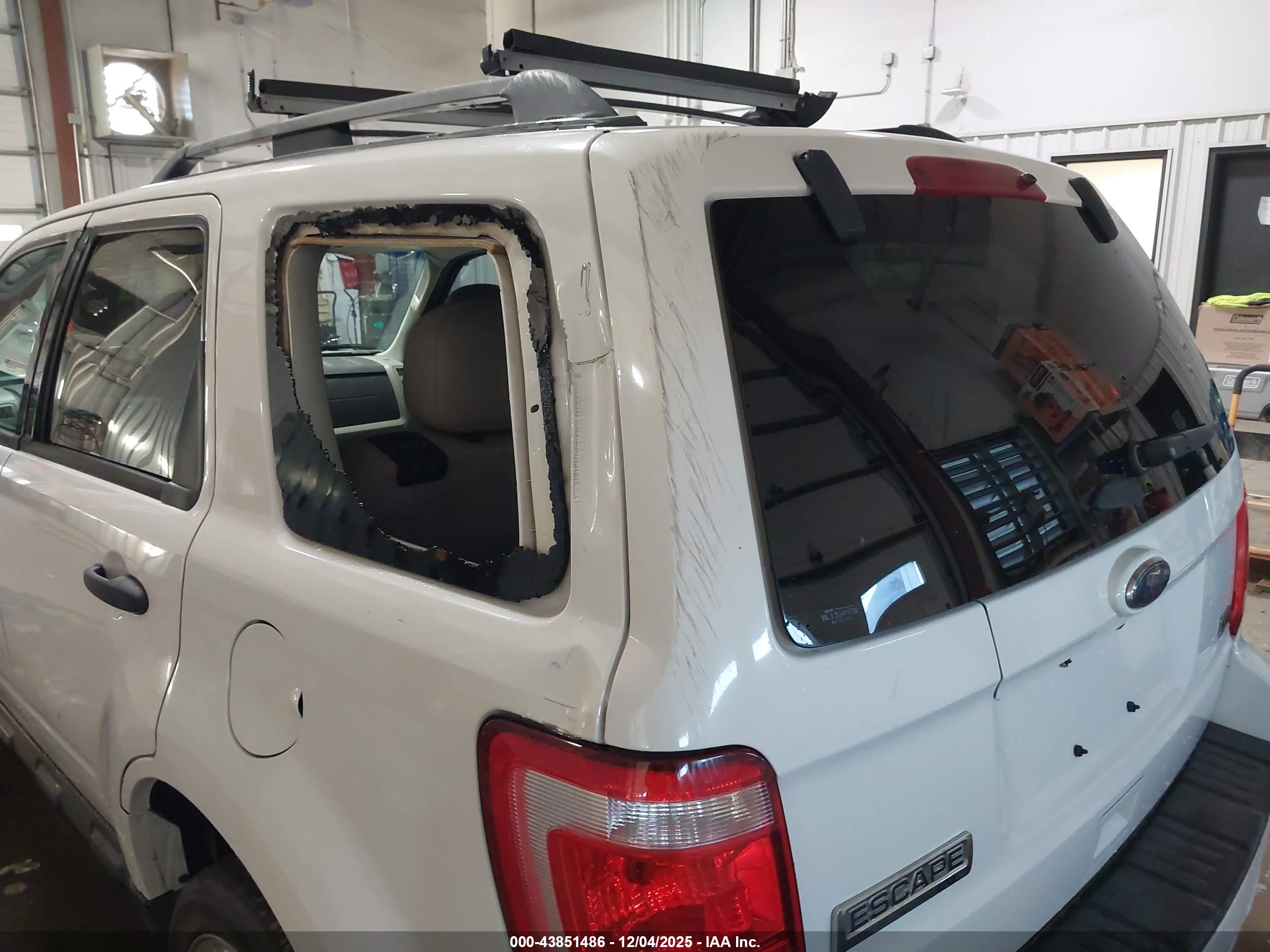 FORD ESCAPE image 6