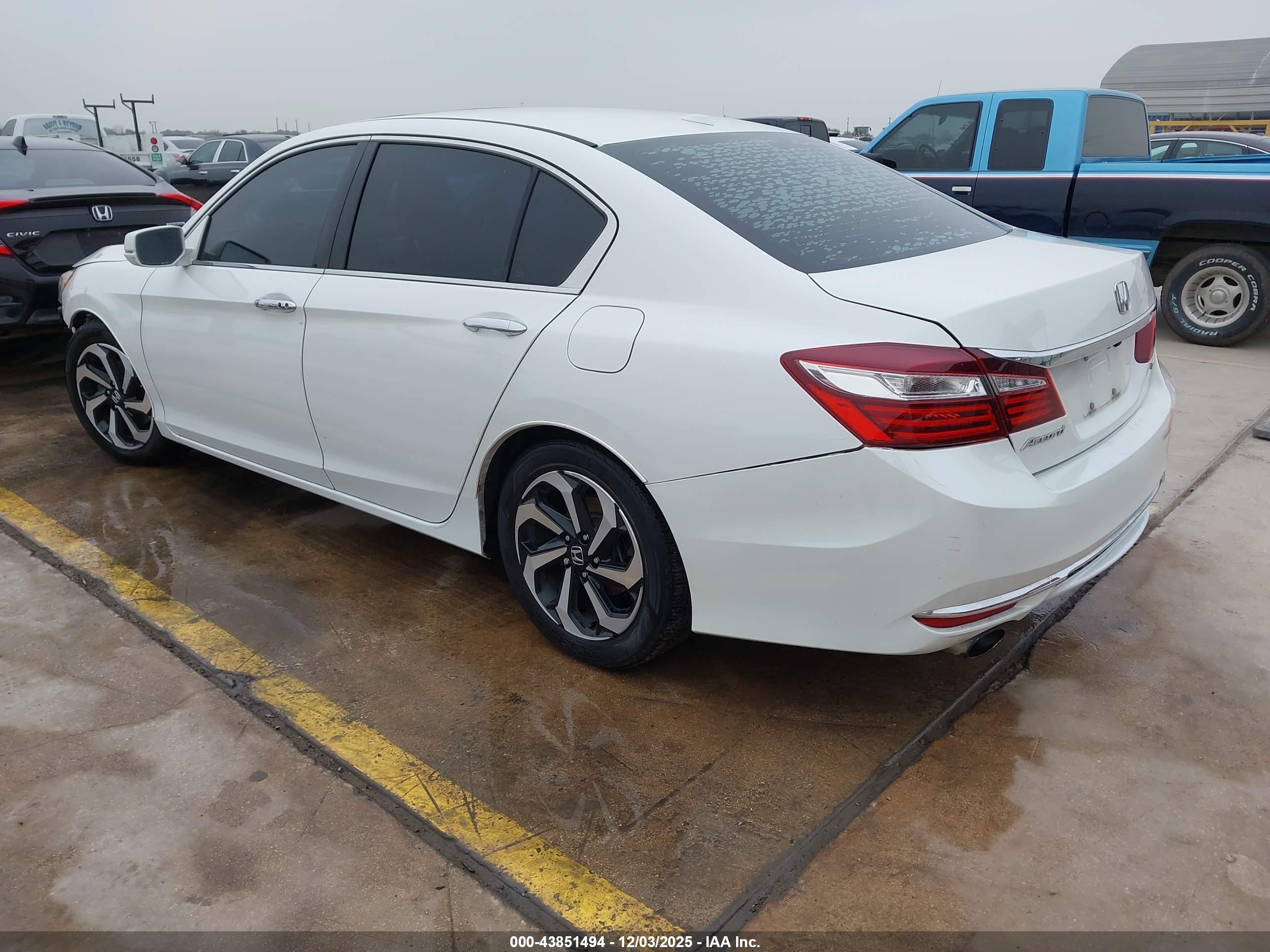 HONDA ACCORD image 3