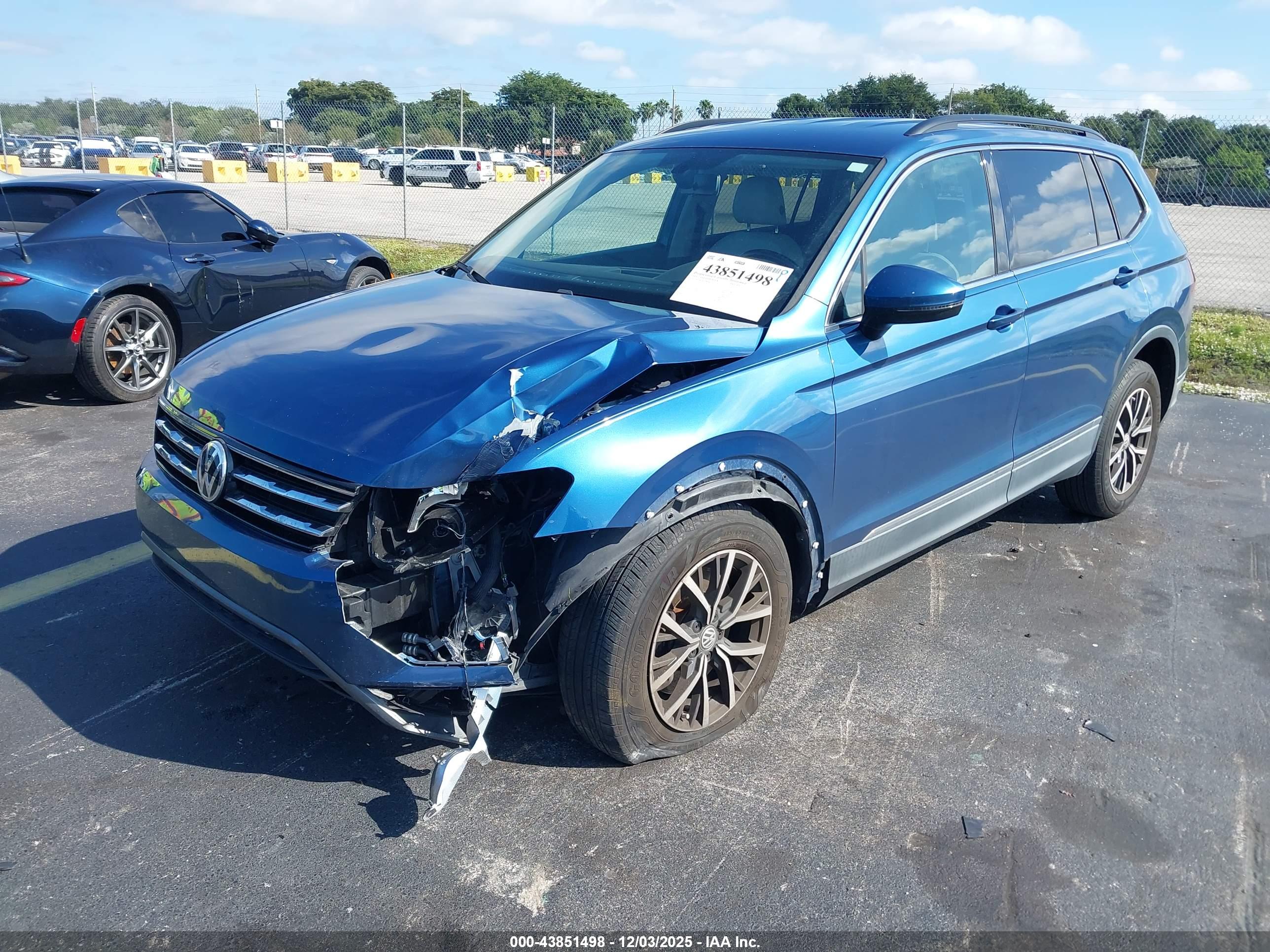 VOLKSWAGEN TIGUAN image 2
