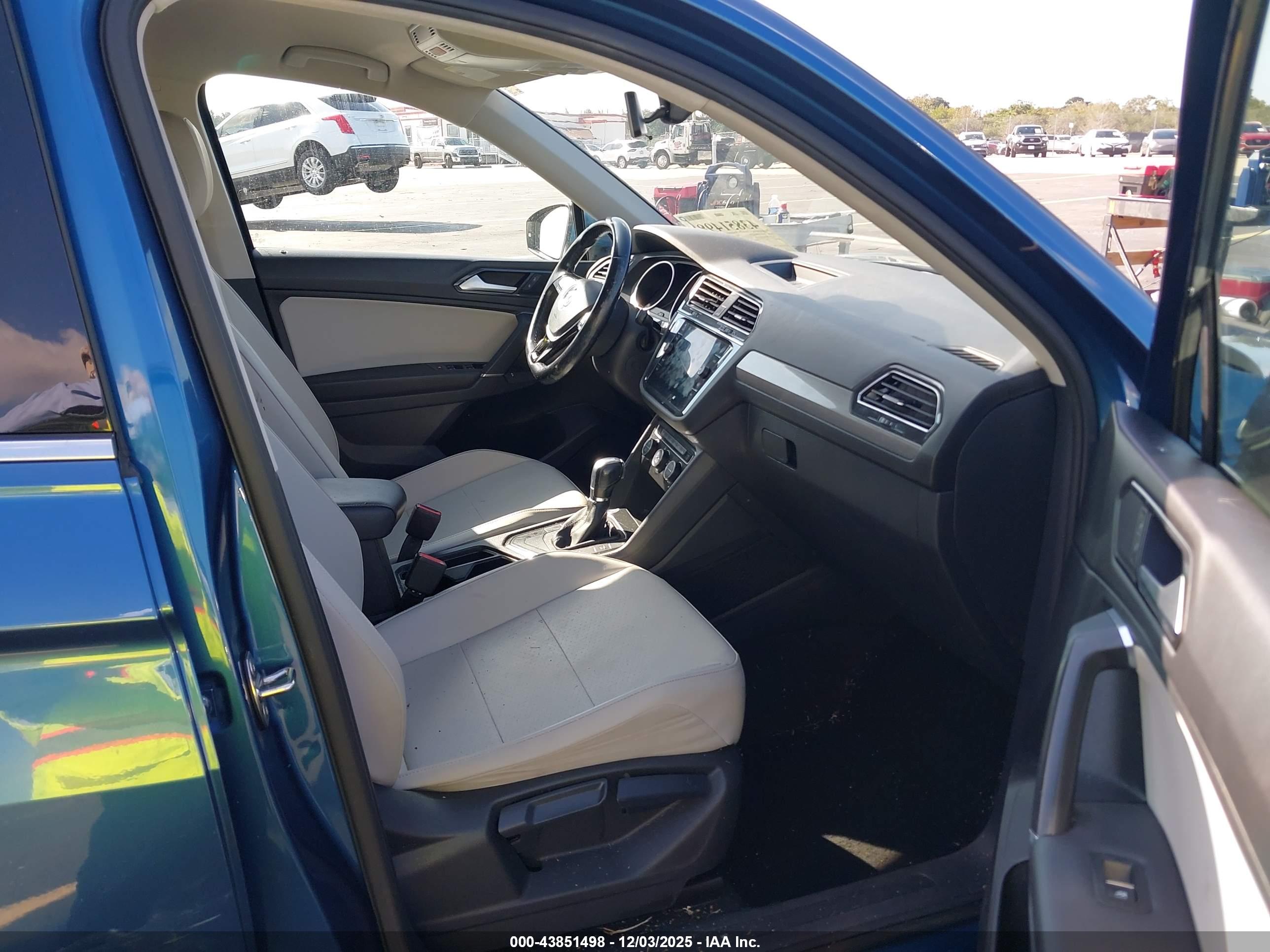 VOLKSWAGEN TIGUAN image 5