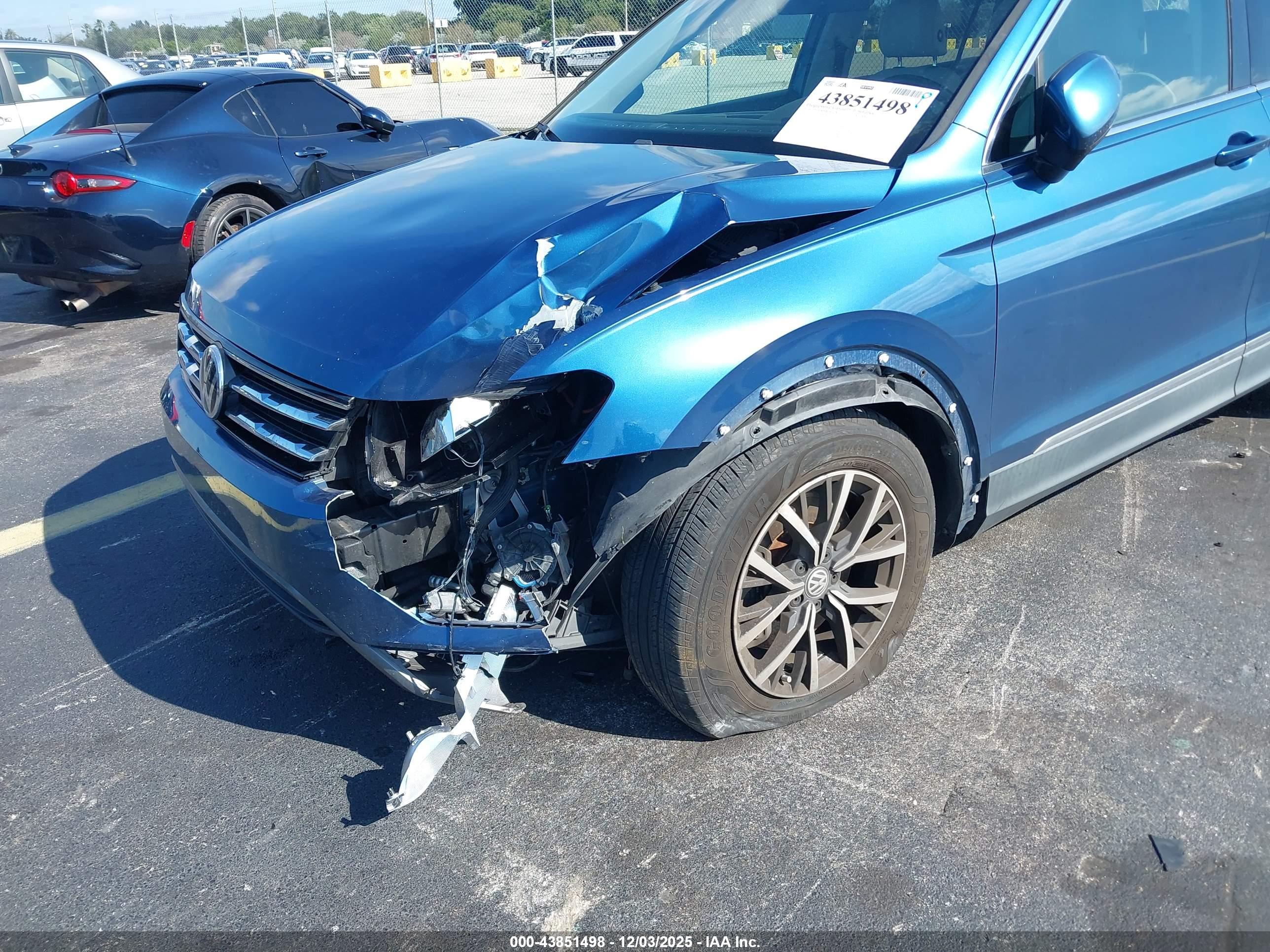 VOLKSWAGEN TIGUAN image 6