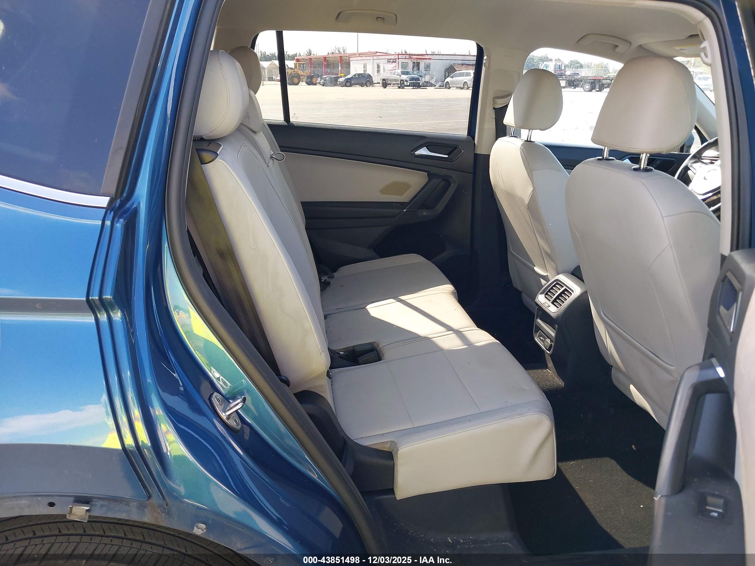 VOLKSWAGEN TIGUAN image 8