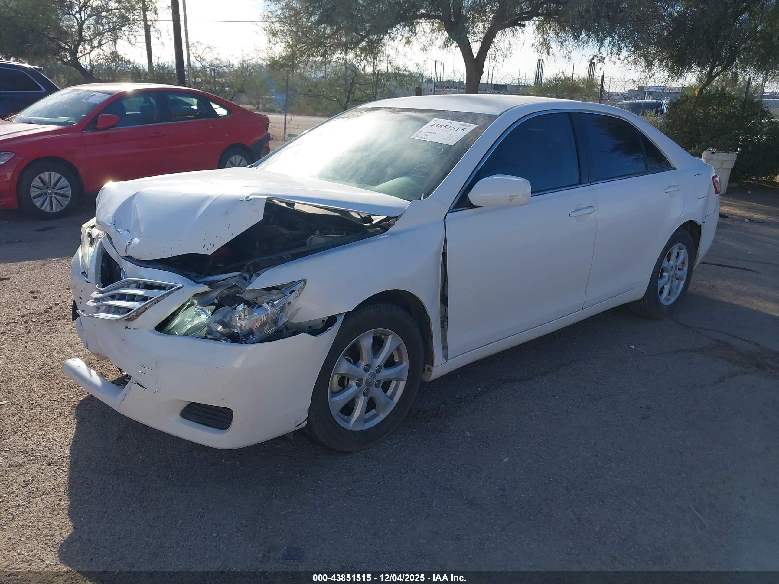 TOYOTA CAMRY image 2