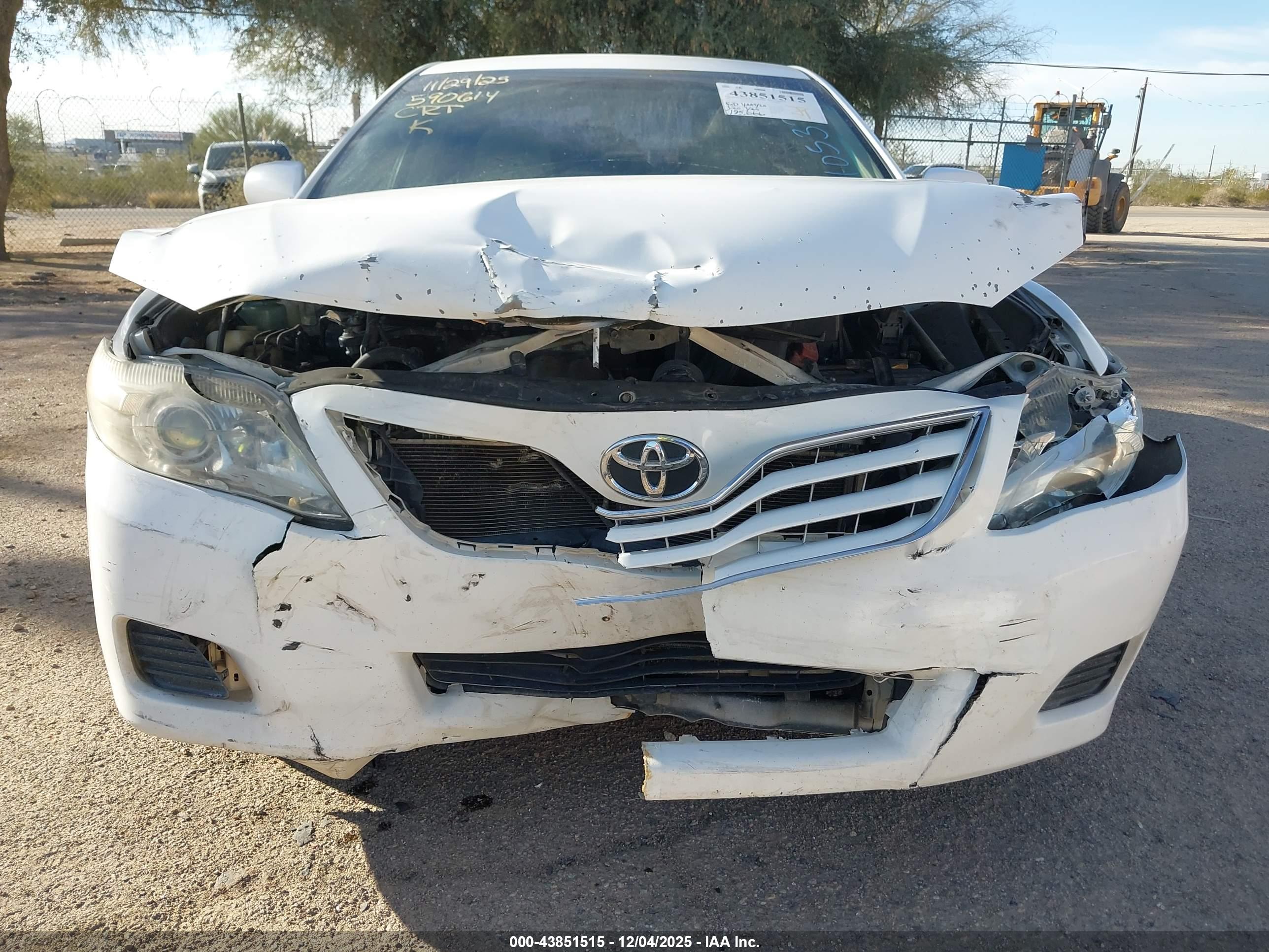 TOYOTA CAMRY image 6