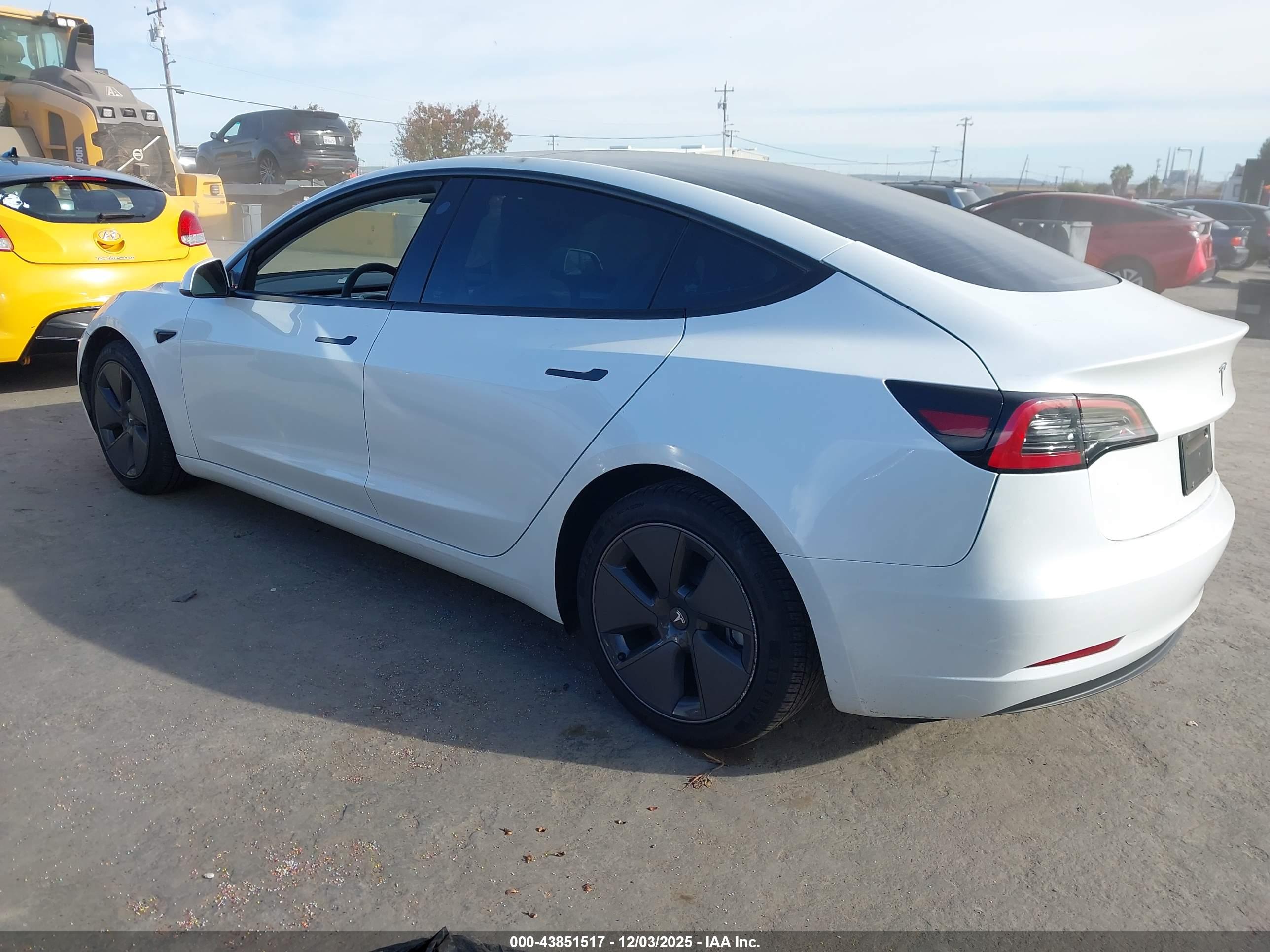 TESLA MODEL image 3