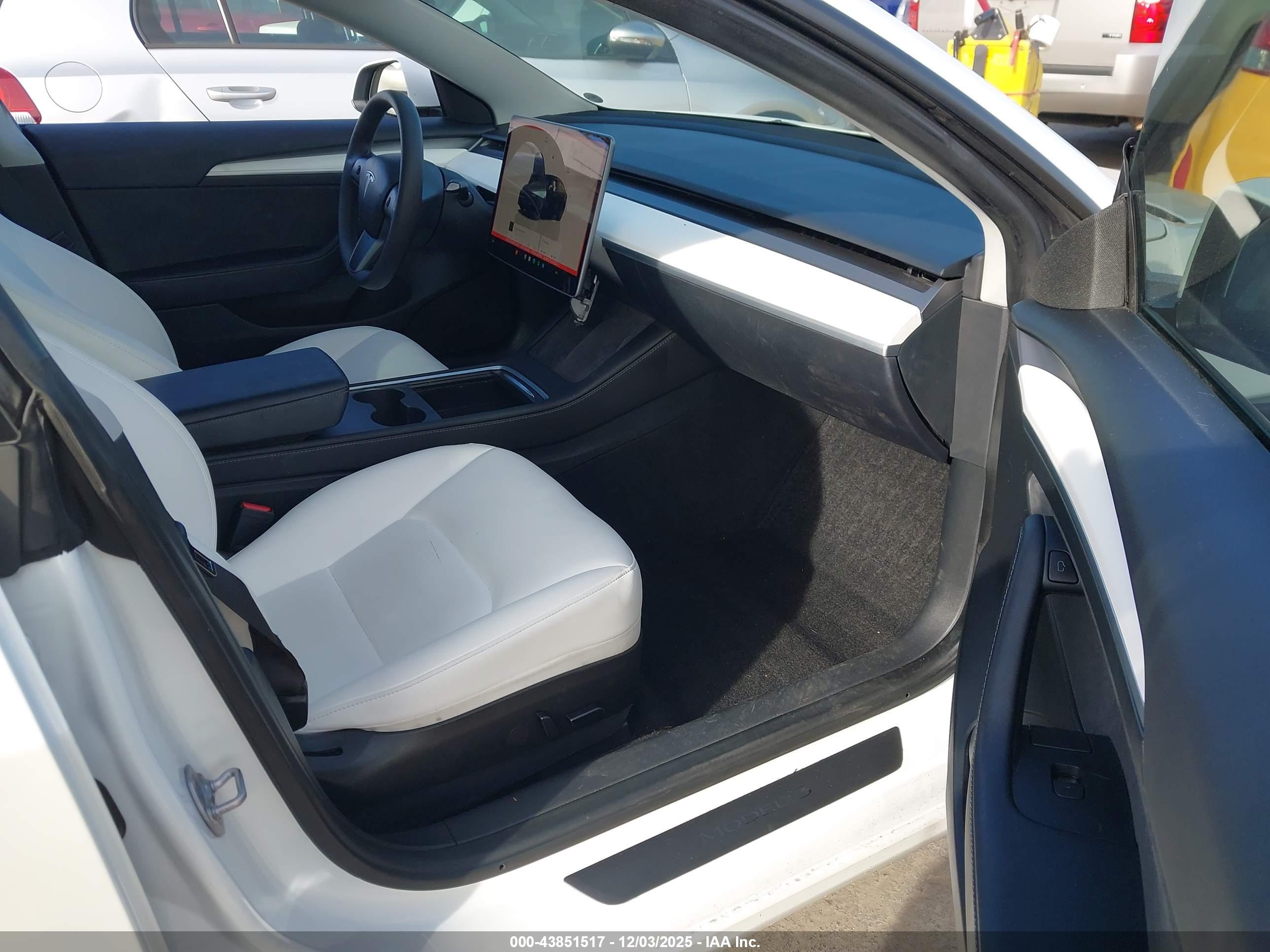 TESLA MODEL image 5