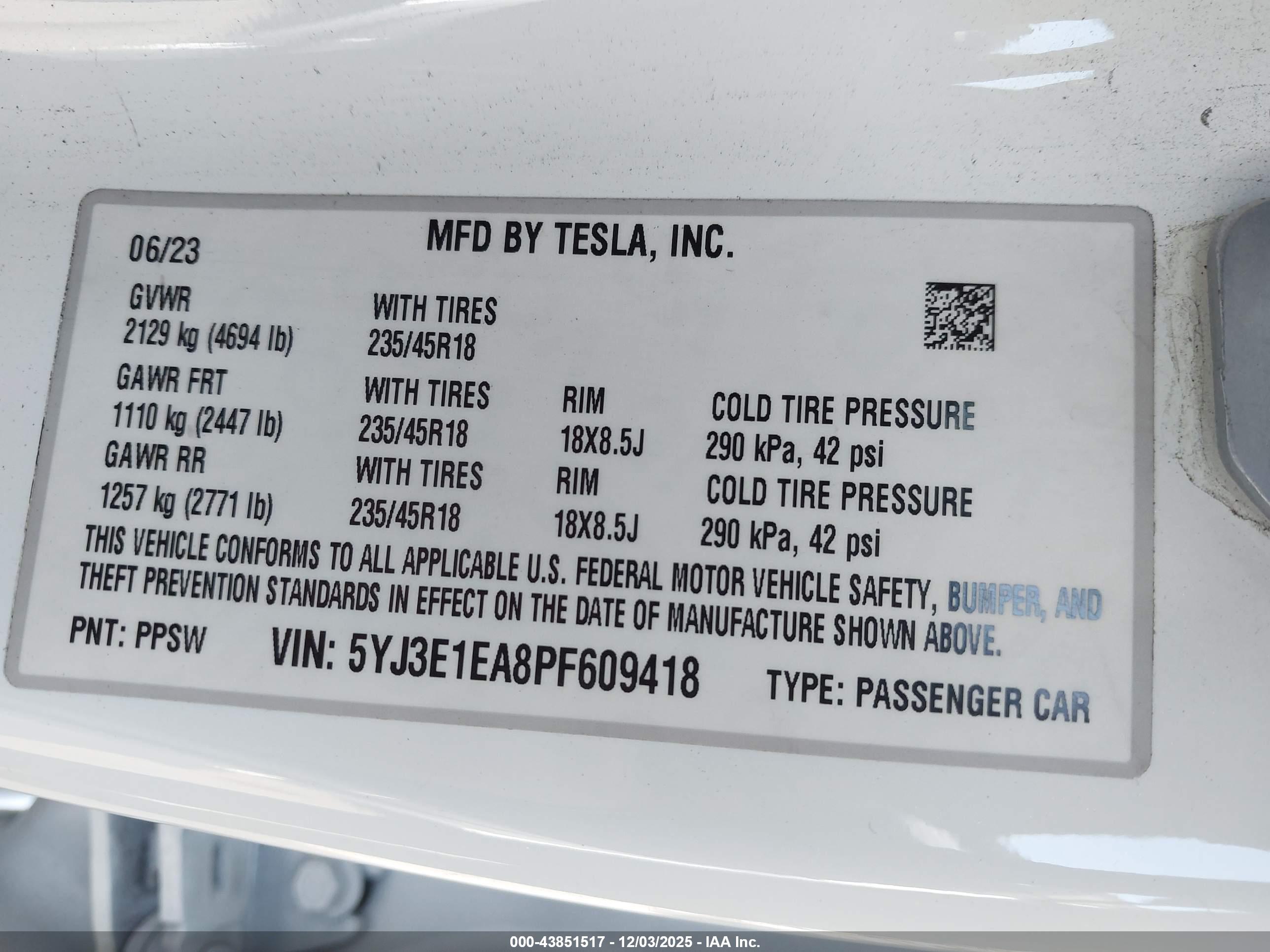 TESLA MODEL image 9