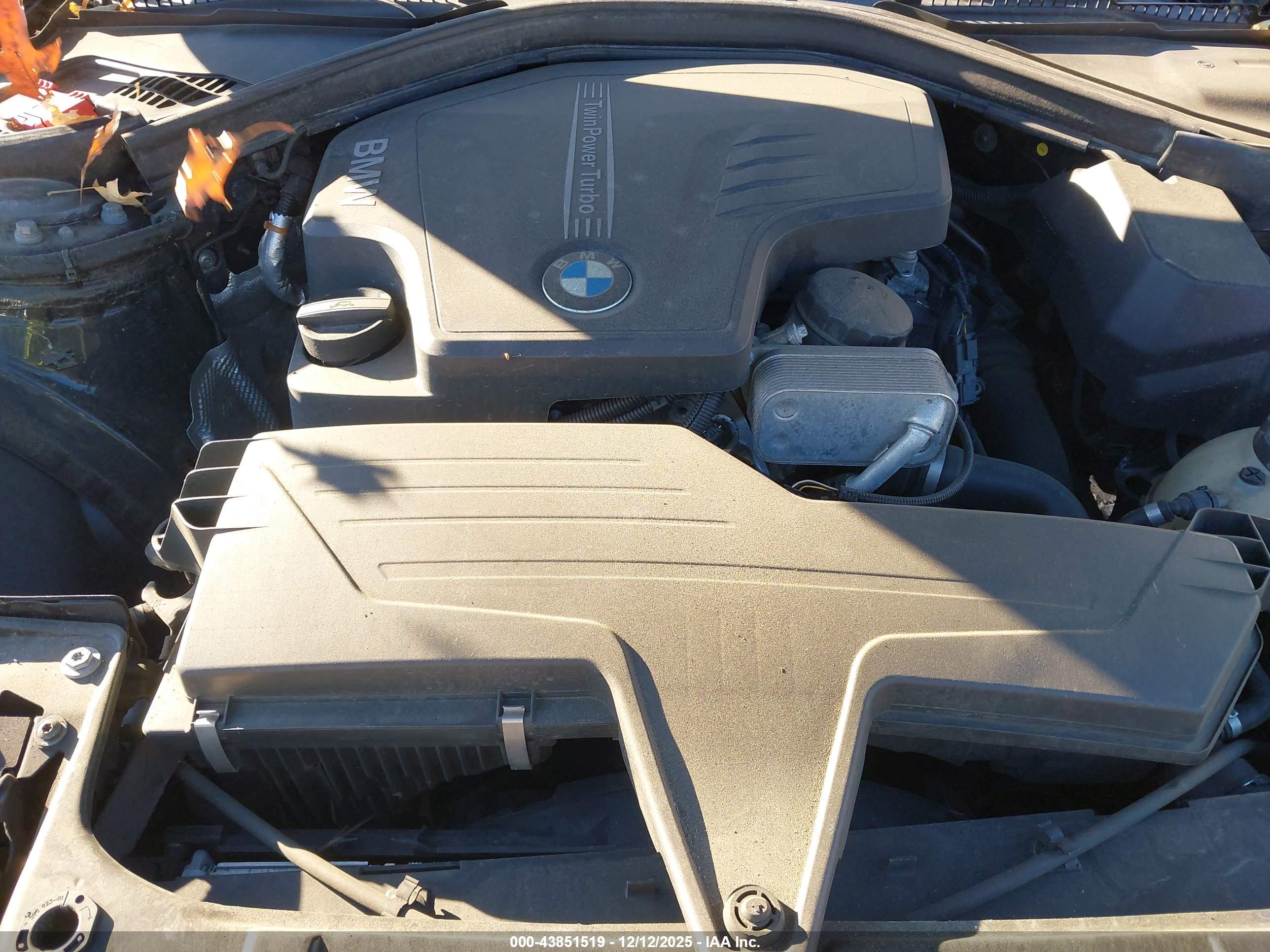 BMW 320I image 10