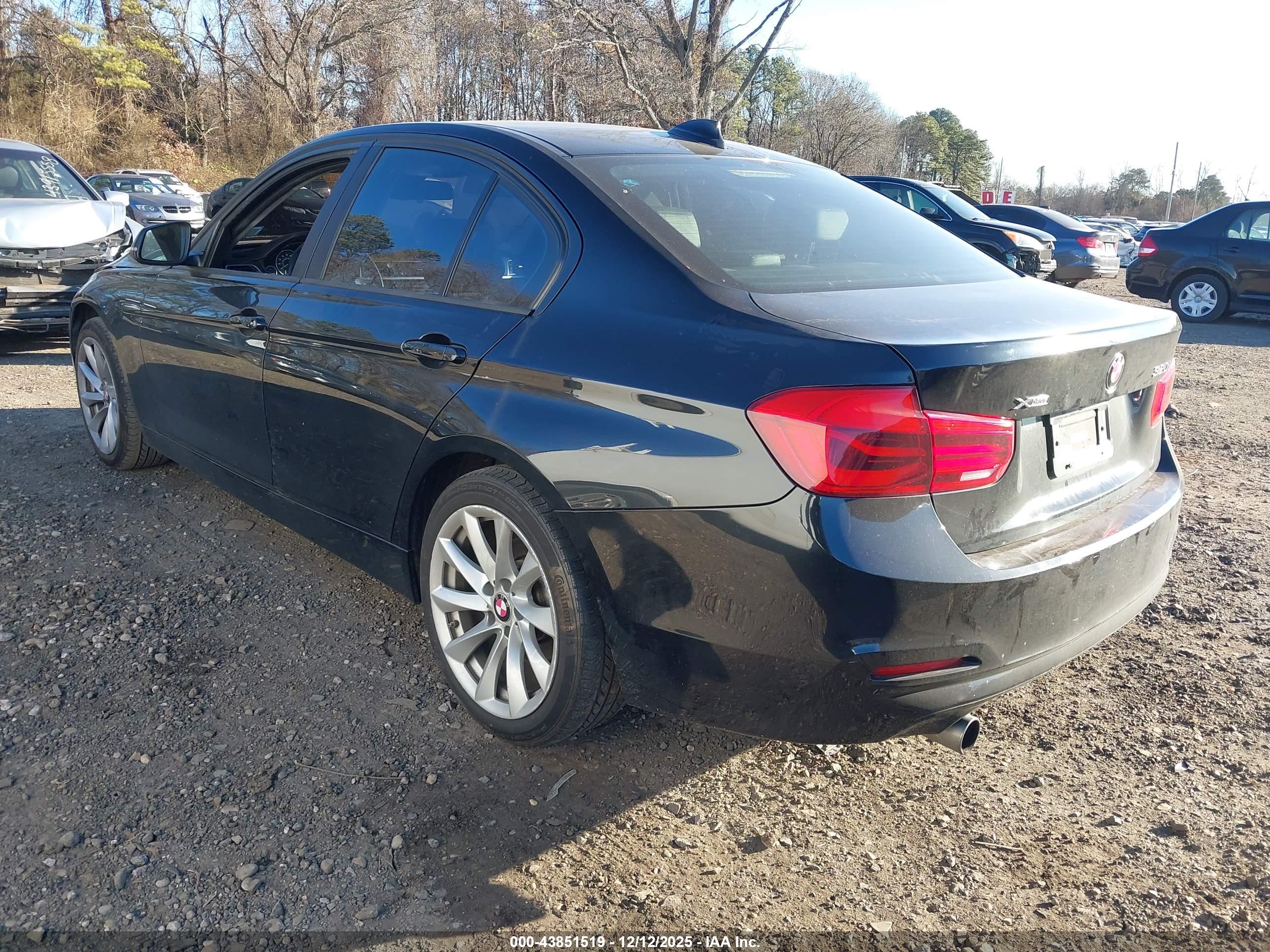 BMW 320I image 3