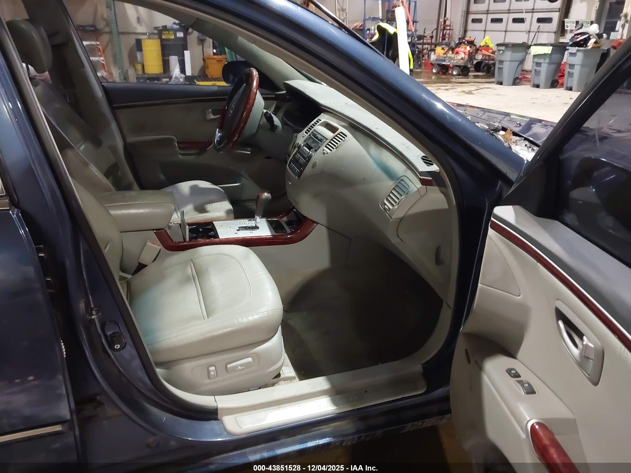 HYUNDAI AZERA image 5