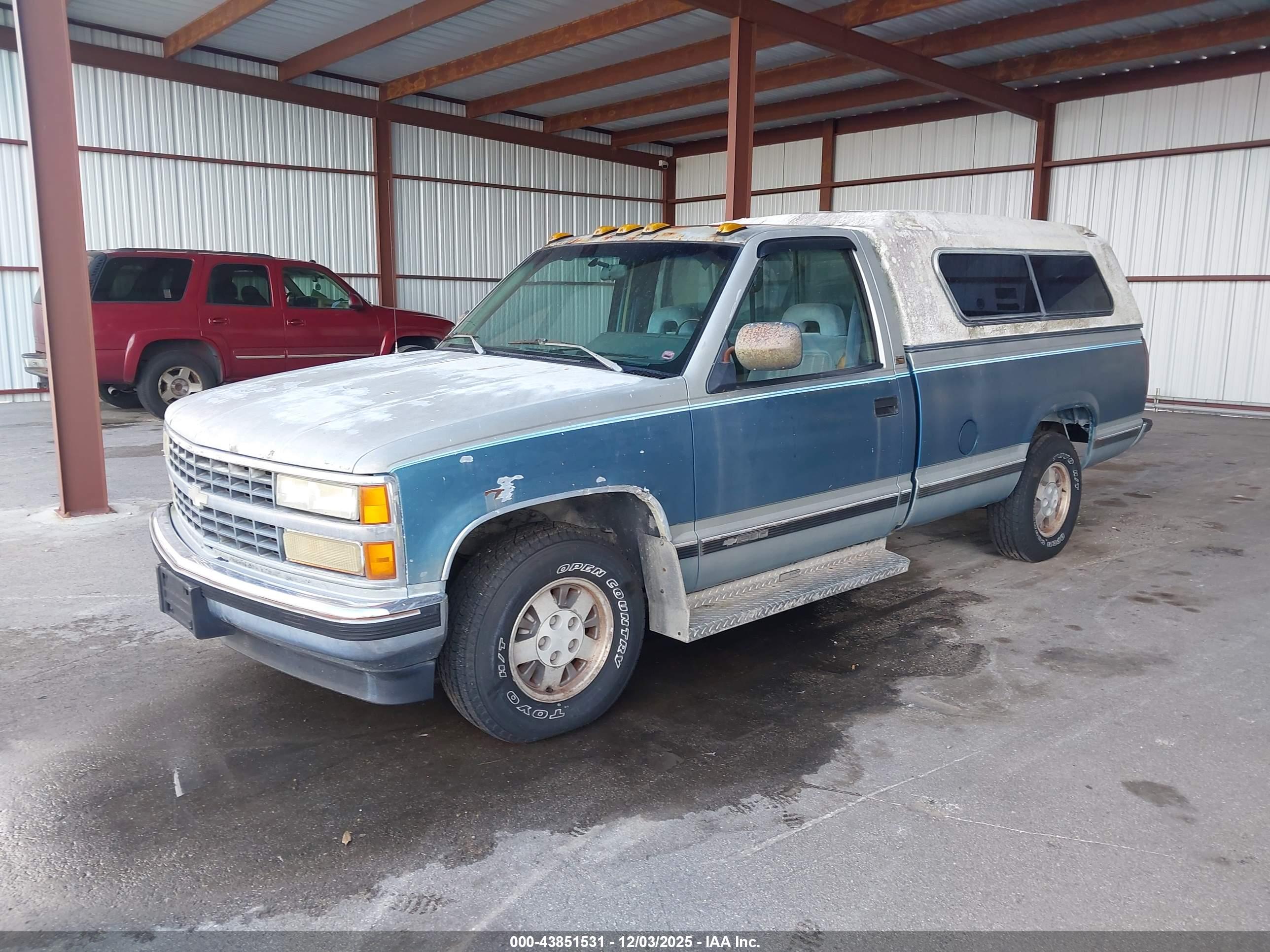 CHEVROLET GMT-400 image 2