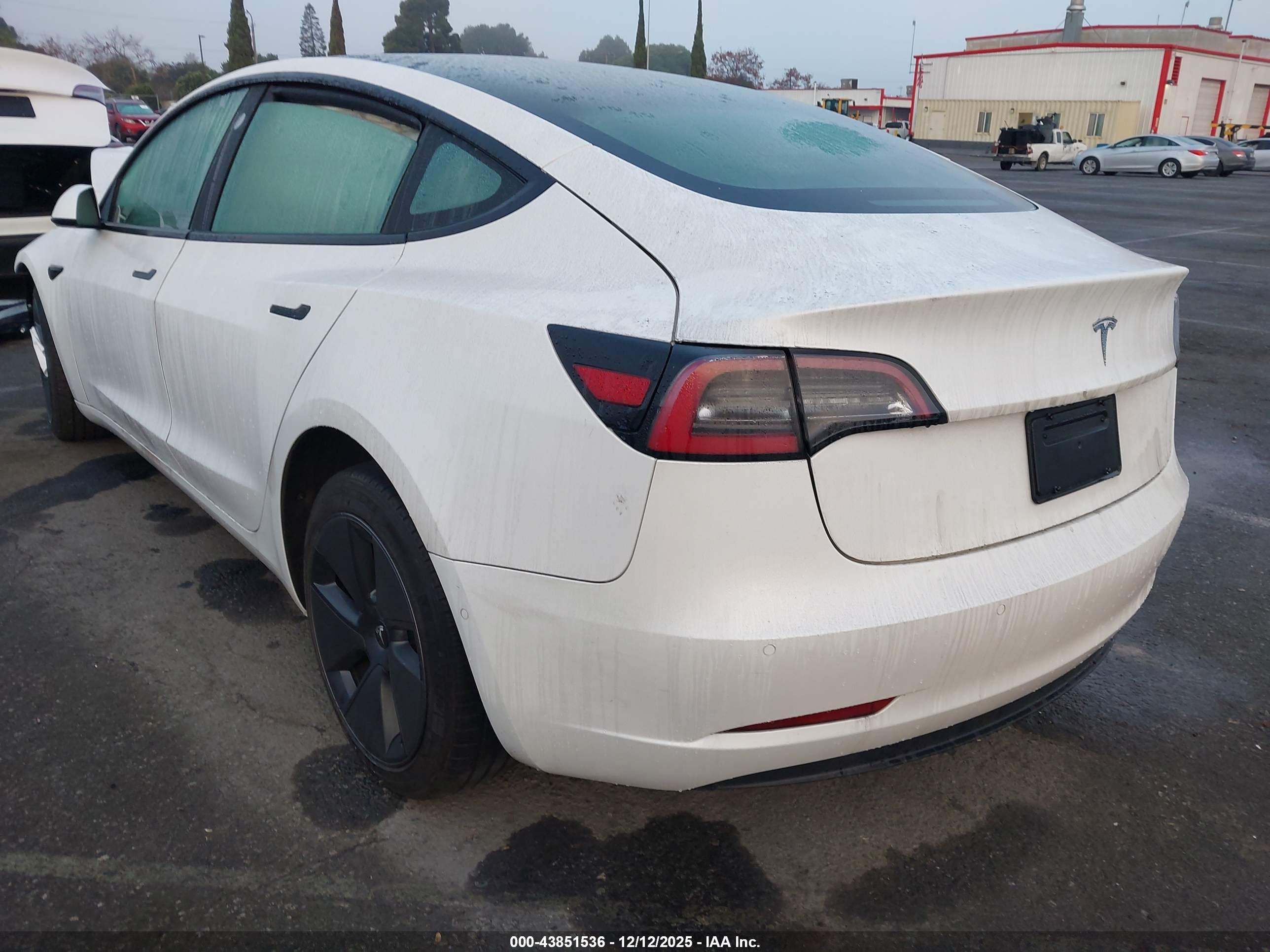 TESLA MODEL image 3