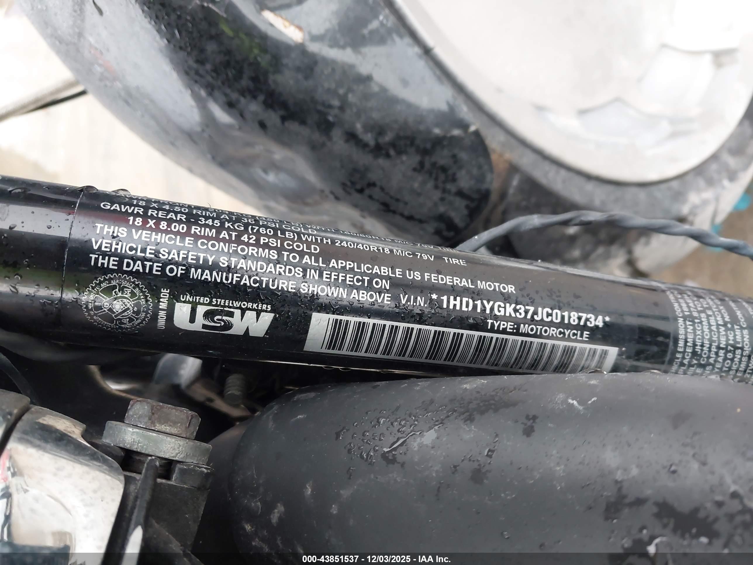 HARLEY-DAVIDSON FLFBS image 10
