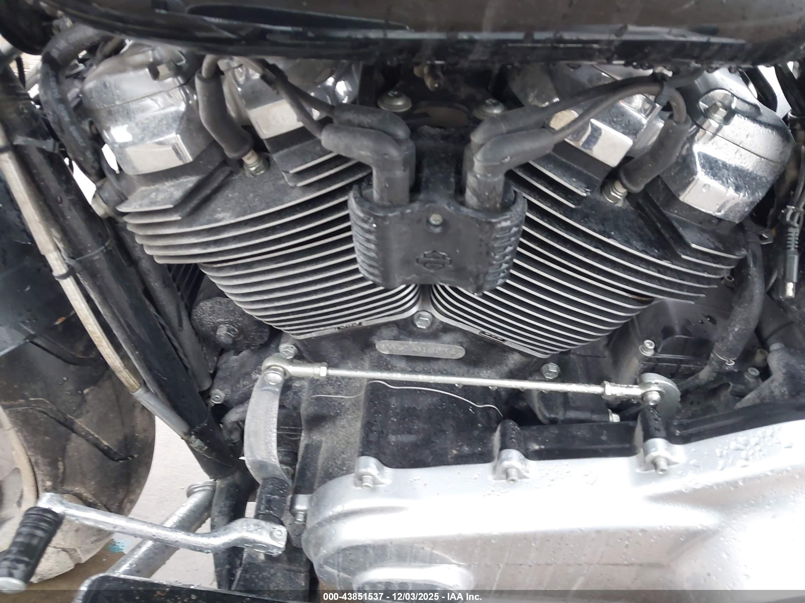 HARLEY-DAVIDSON FLFBS image 9