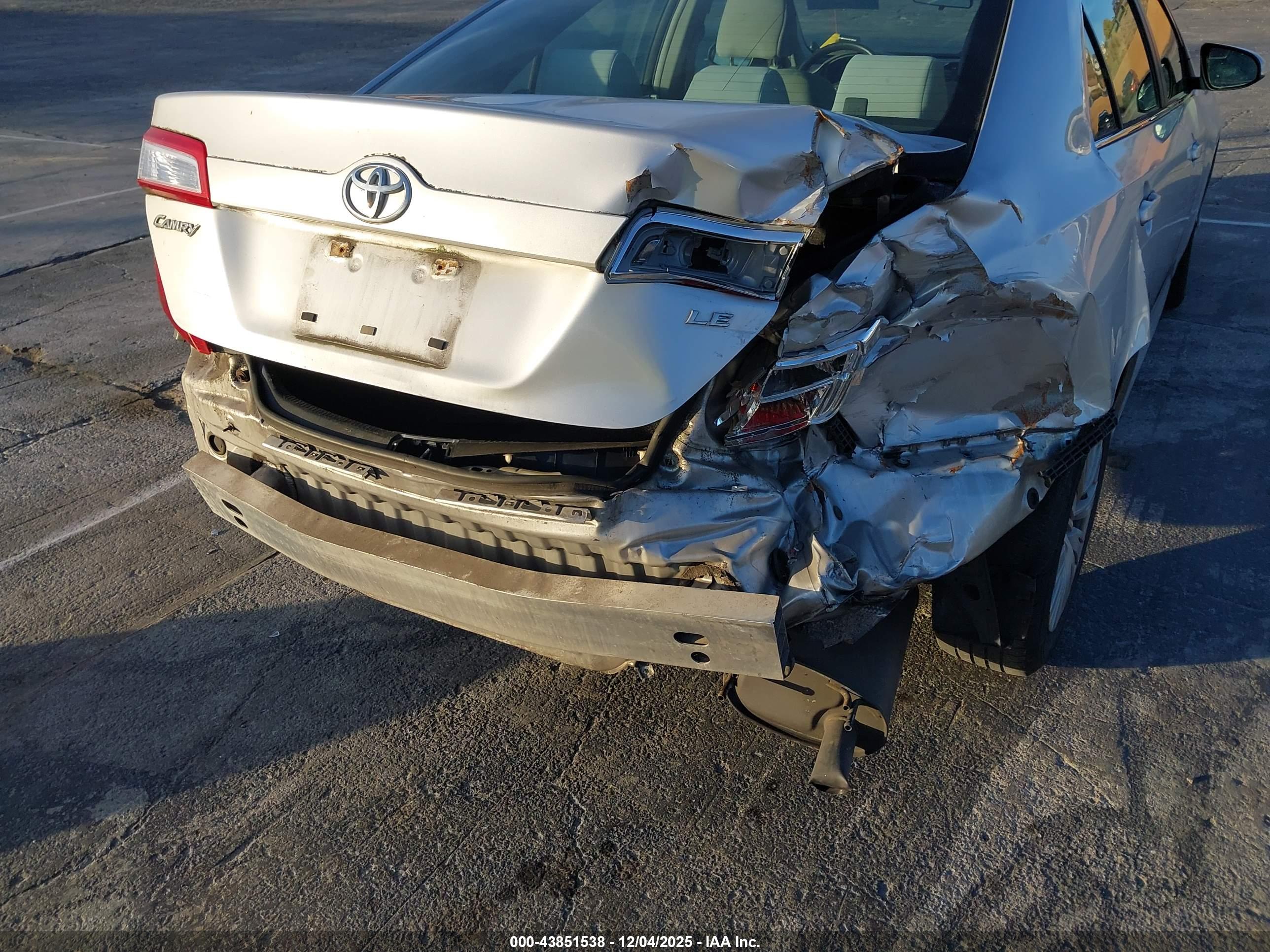 TOYOTA CAMRY image 6