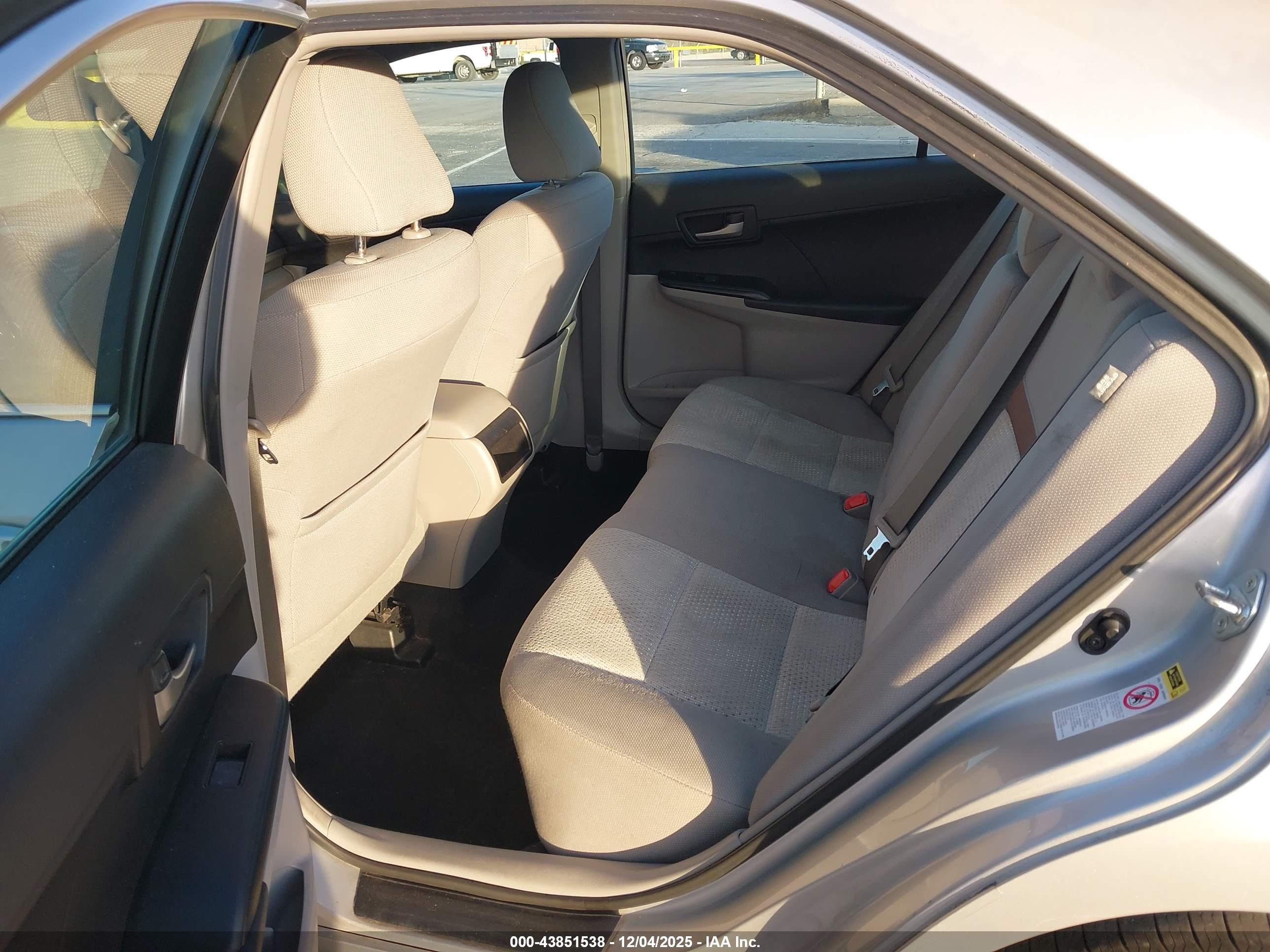 TOYOTA CAMRY image 8