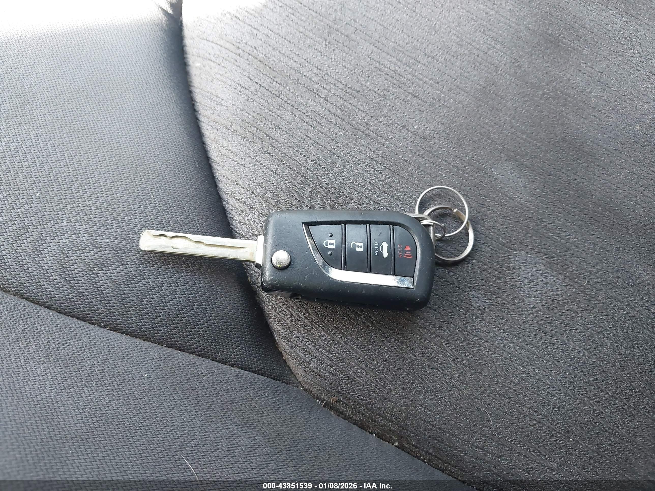 TOYOTA CAMRY image 11