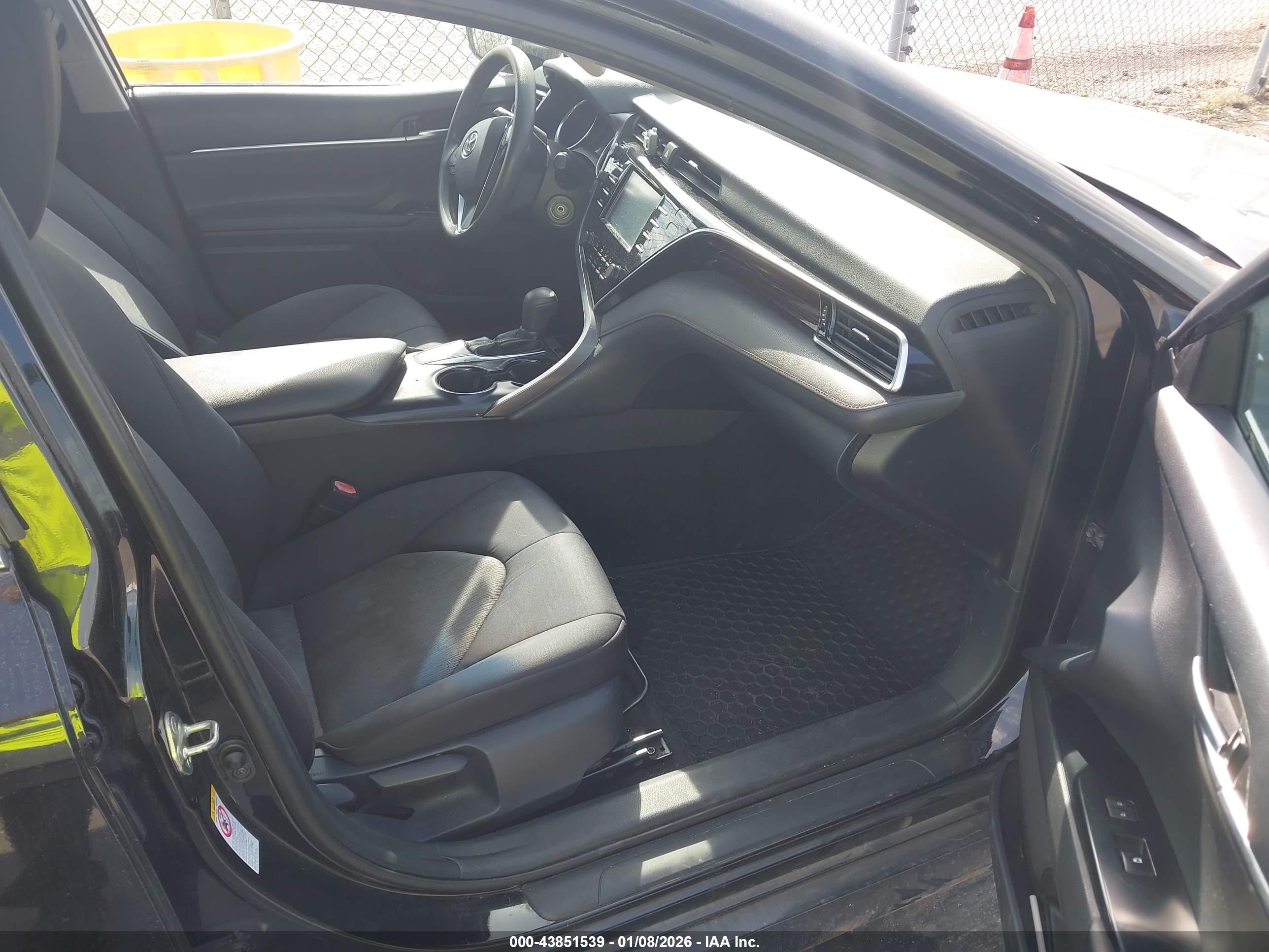 TOYOTA CAMRY image 5