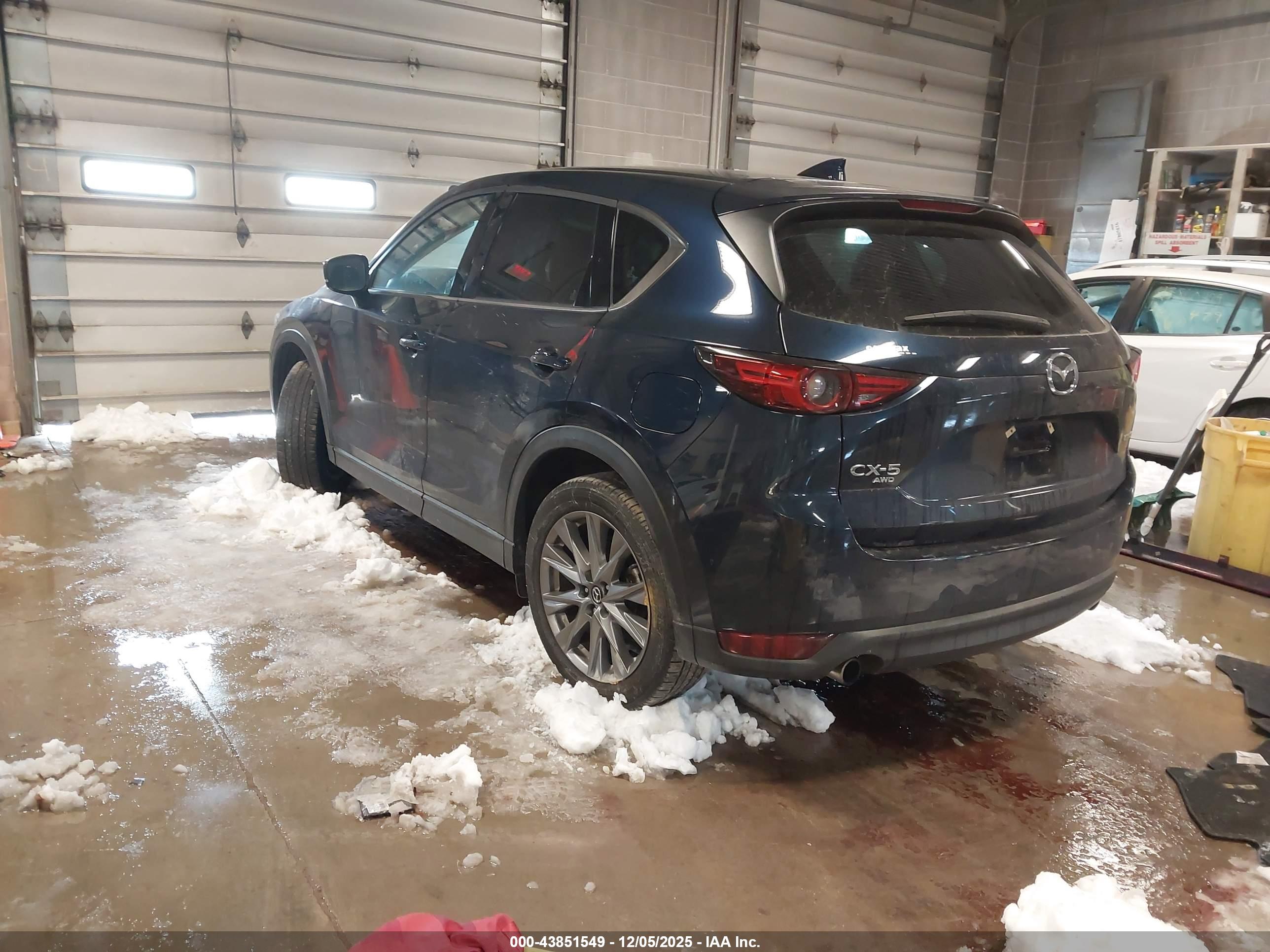 MAZDA CX-5 image 3
