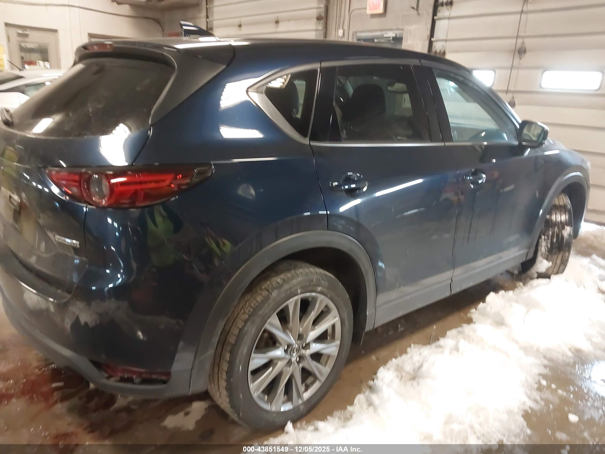 MAZDA CX-5 image 4