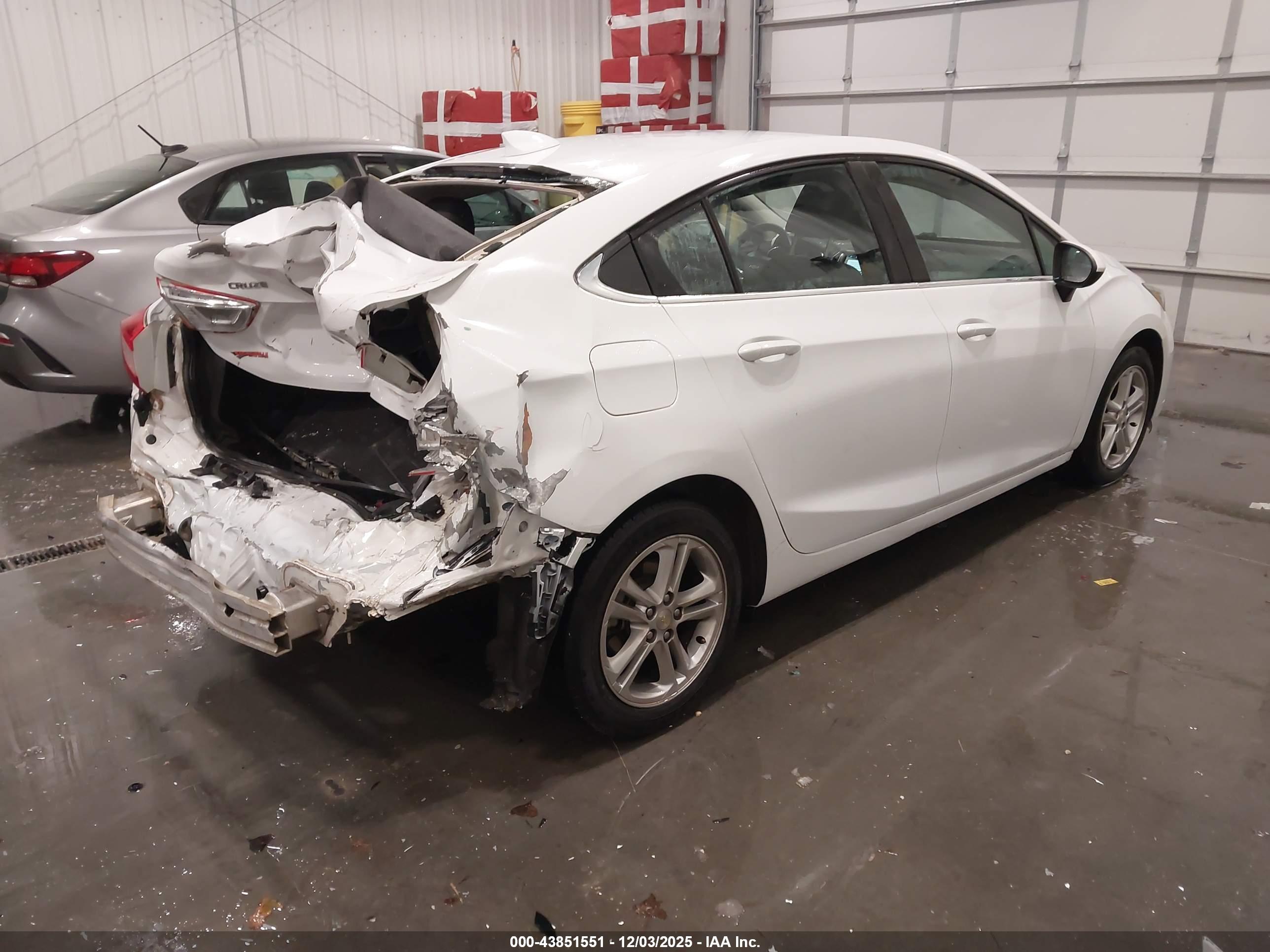 CHEVROLET CRUZE image 4