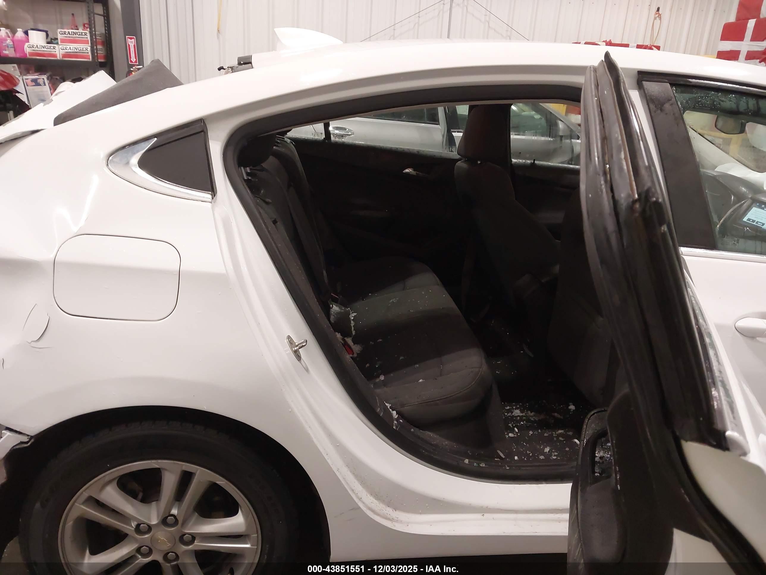 CHEVROLET CRUZE image 8