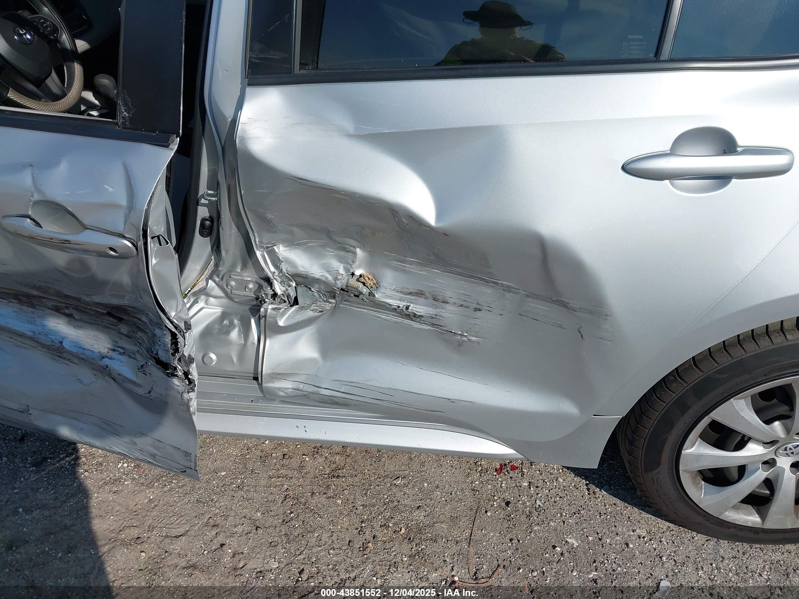 TOYOTA COROLLA image 6