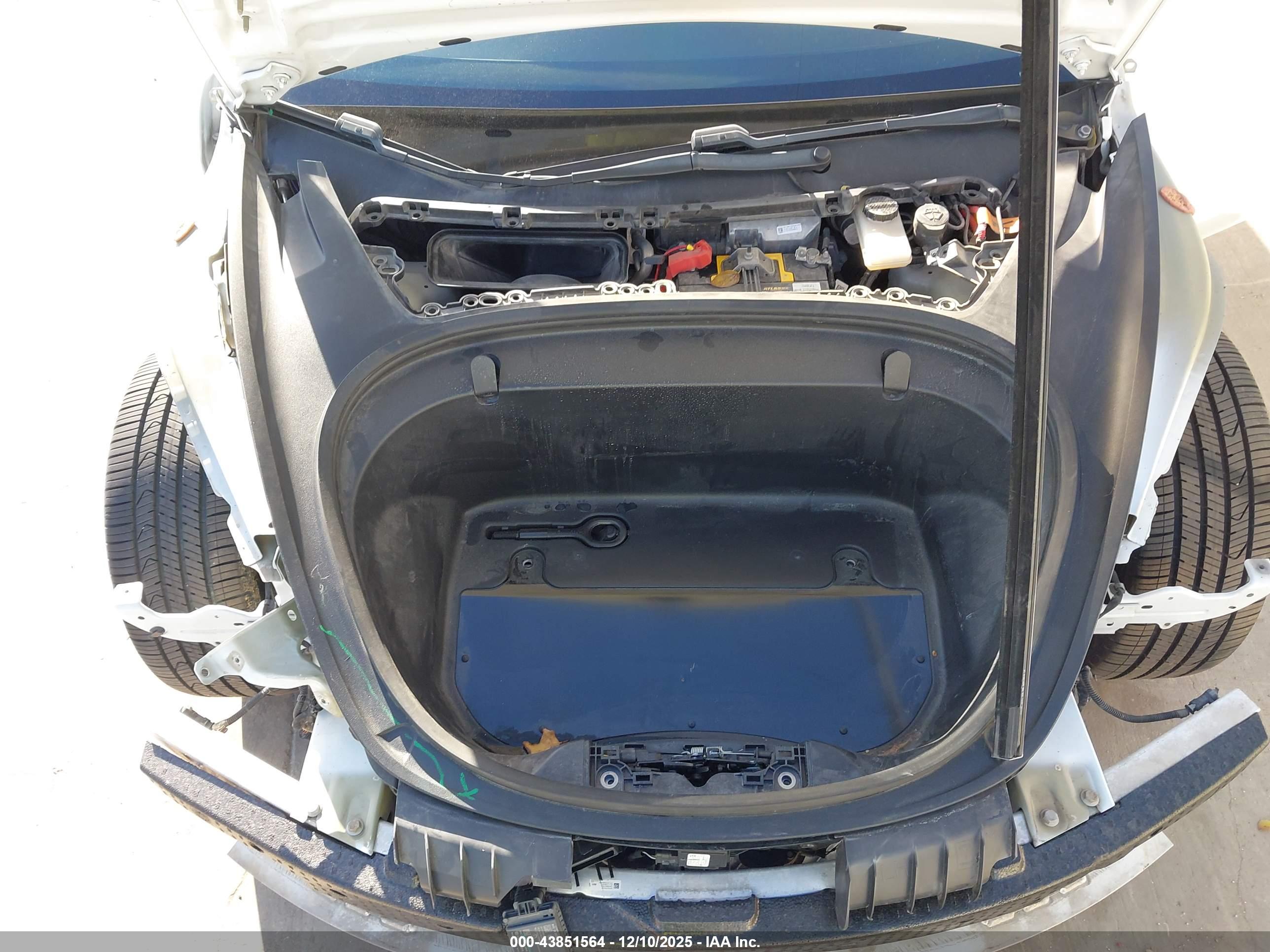 TESLA MODEL image 10