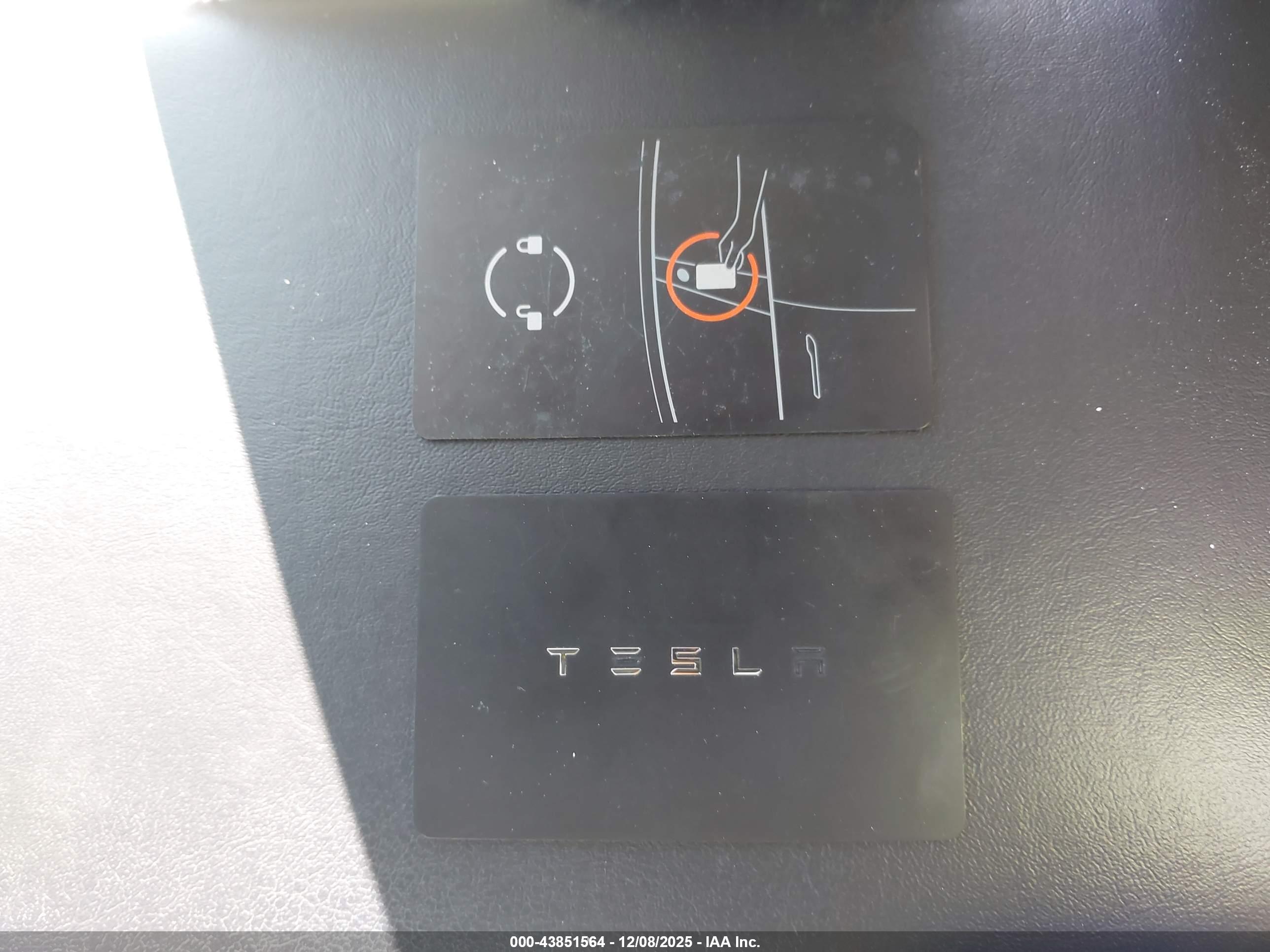 TESLA MODEL image 11