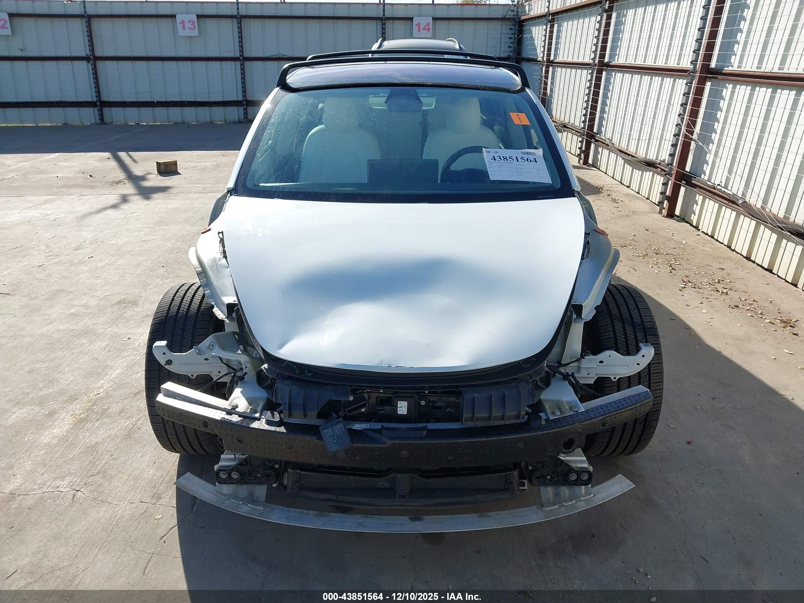 TESLA MODEL image 6